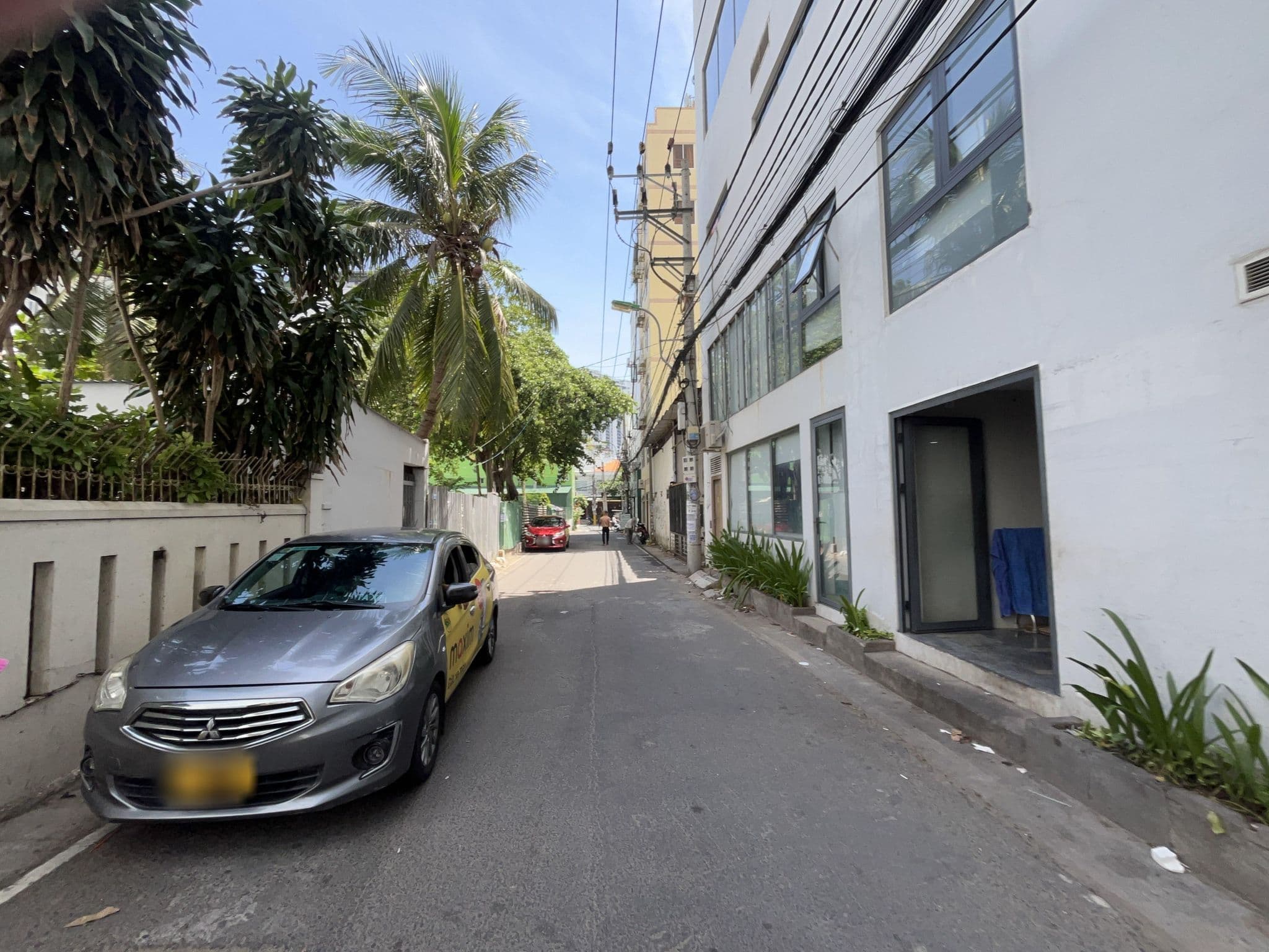 Street view near Thanh Binh 2 Hotel, Nha Trang — © ruslan_fat (CC BY-SA · Mapillary)