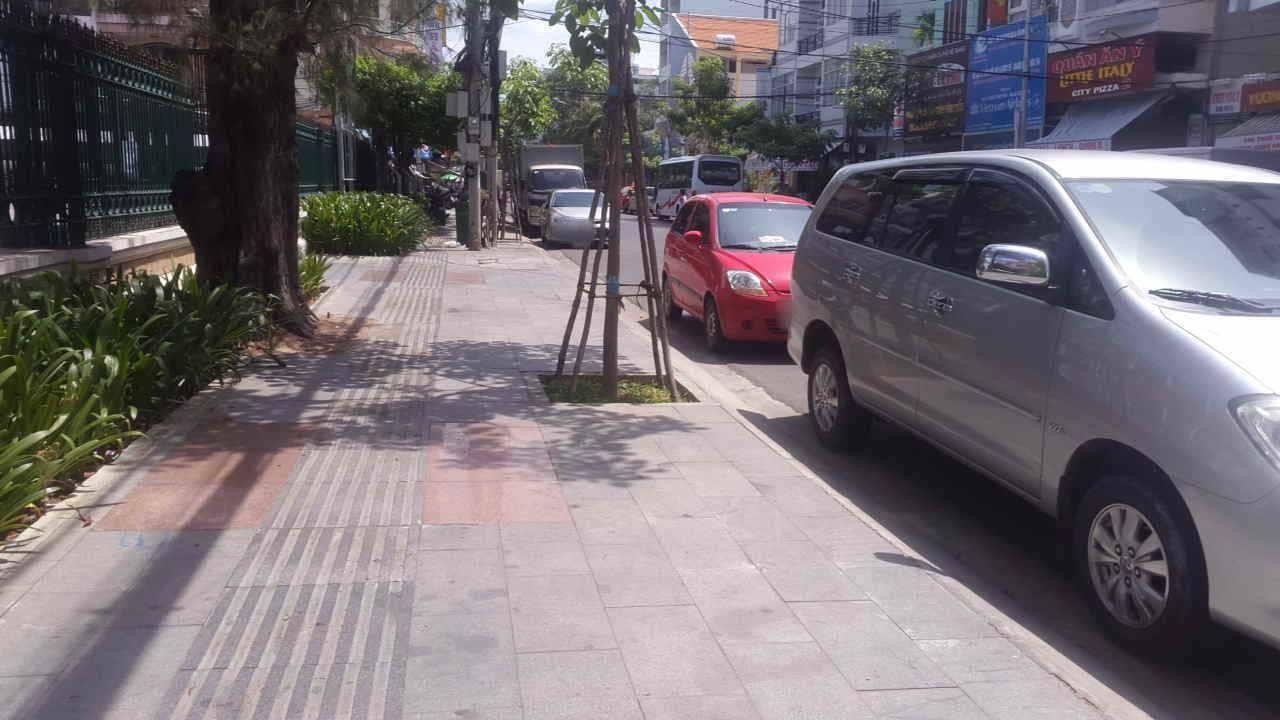 Street view near Song La Hotel, Nha Trang — © hoangvietanh (CC BY-SA · Mapillary)