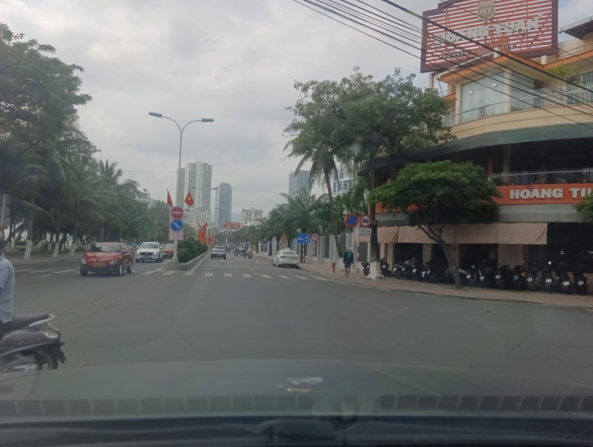 Street view near Dung Thanh Hotel, Nha Trang — © builangbat (CC BY-SA · Mapillary)