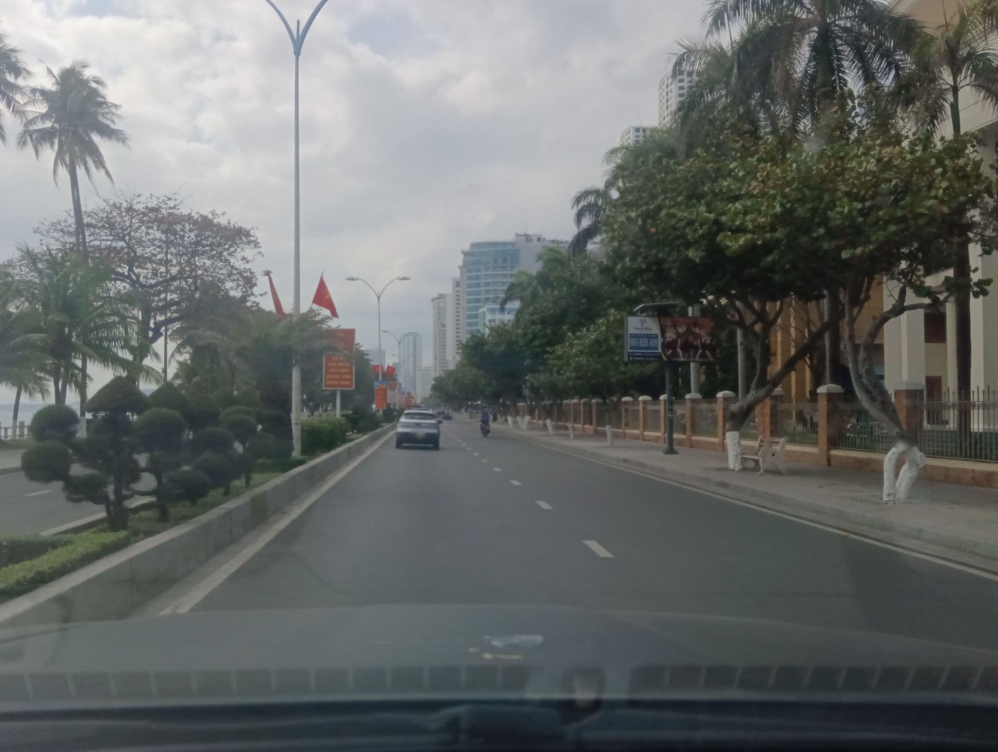 Street view near Zwembad Hotel., Nha Trang — © builangbat (CC BY-SA · Mapillary)