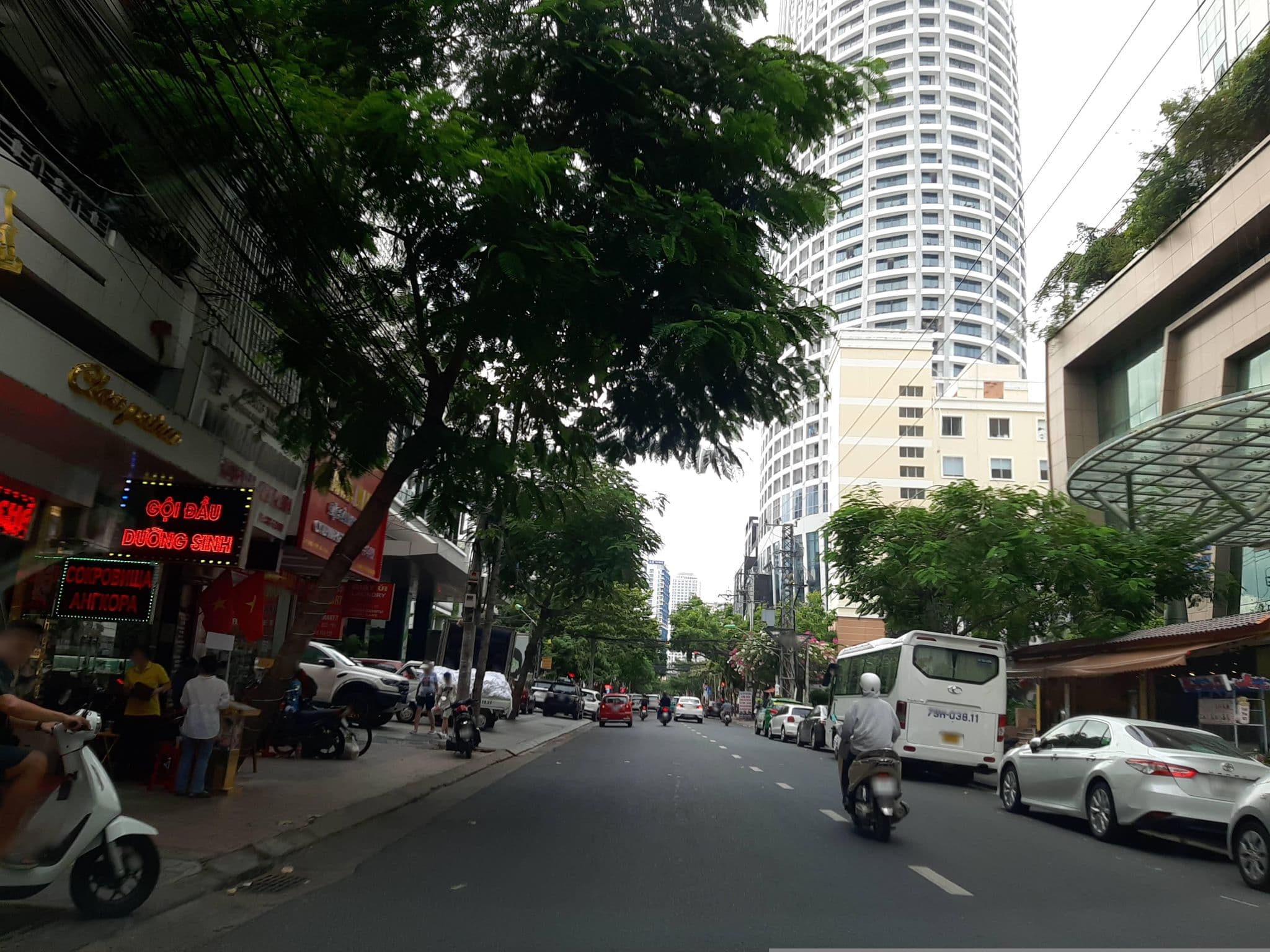 Street view near Backpack Hostel, Nha Trang — © DriveWithHoang (CC BY-SA · Mapillary)