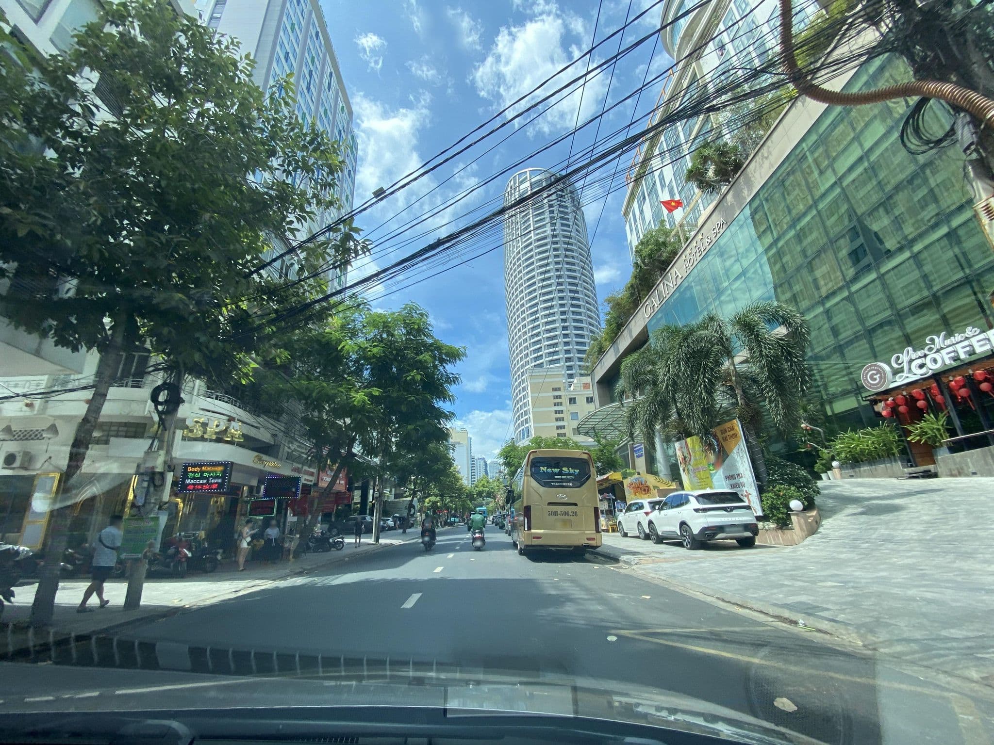 Street view near 4H Hotel, Nha Trang — © DriveWithHoang (CC BY-SA · Mapillary)