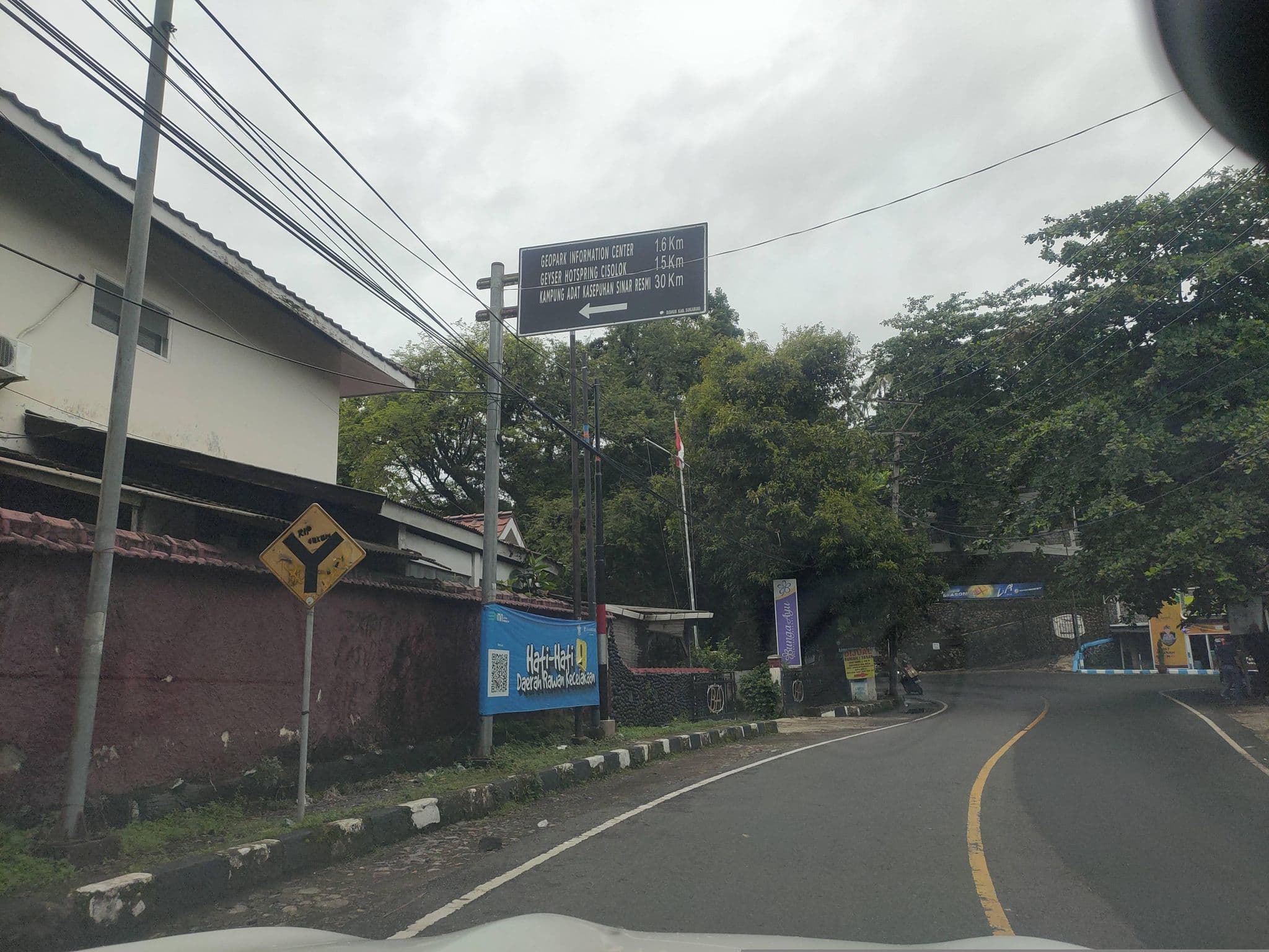 Street view near Inna Samudera Beach Hotel, Pelabuhanratu — © Kaart_Local (CC BY-SA · Mapillary)