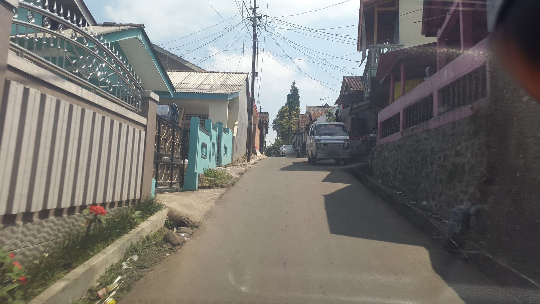 Street view near Selabintana resort sukabumi, Sukabumi — © roadroid (CC BY-SA · Mapillary)