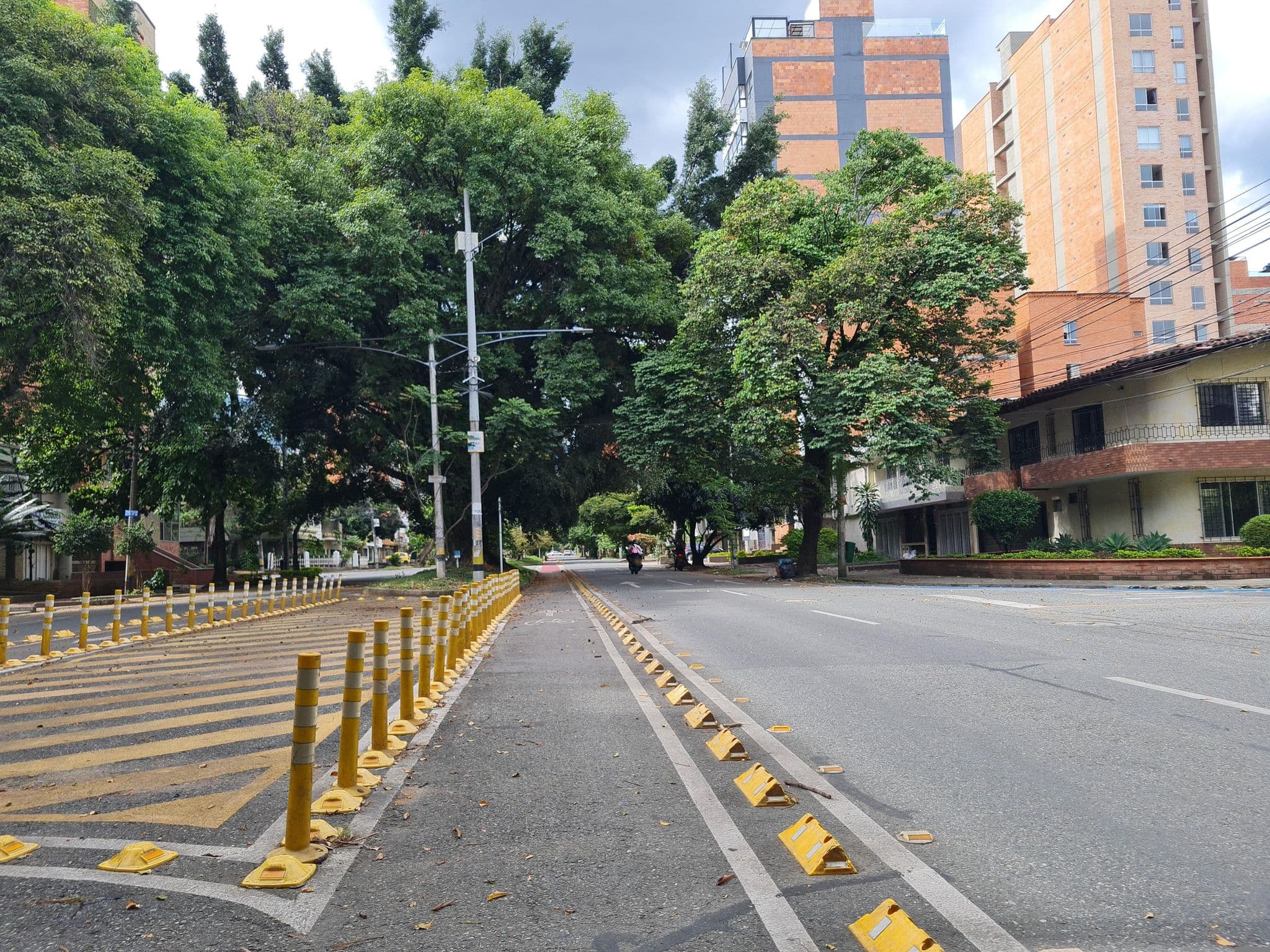 Street view near Casa Almarita, Medellín