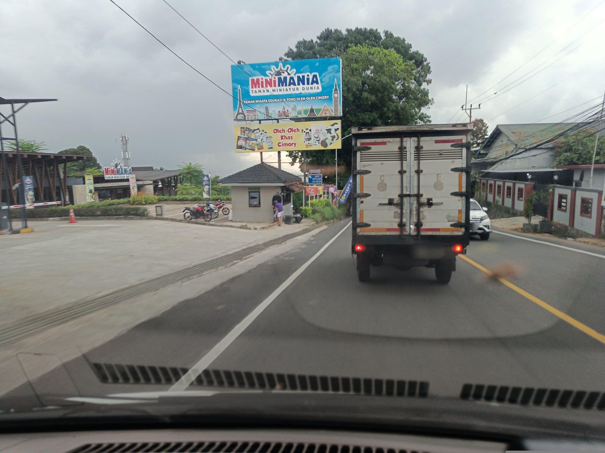 Street view near Villa Pandansari, Caringin — © hen0ch (CC BY-SA · Mapillary)