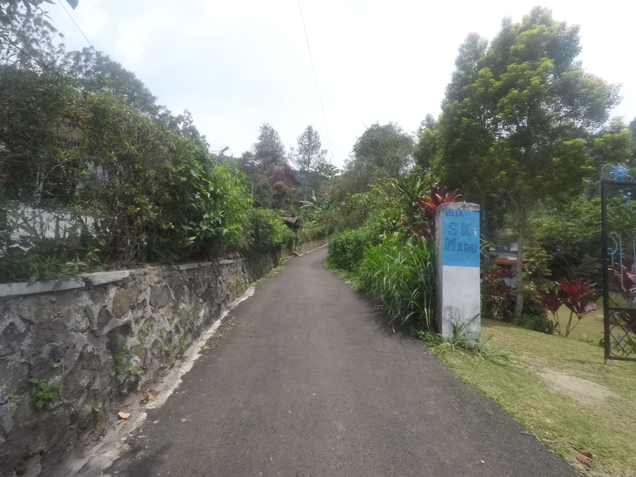 Street view near Villa restu bundo, Caringin — © hannurahosea (CC BY-SA · Mapillary)