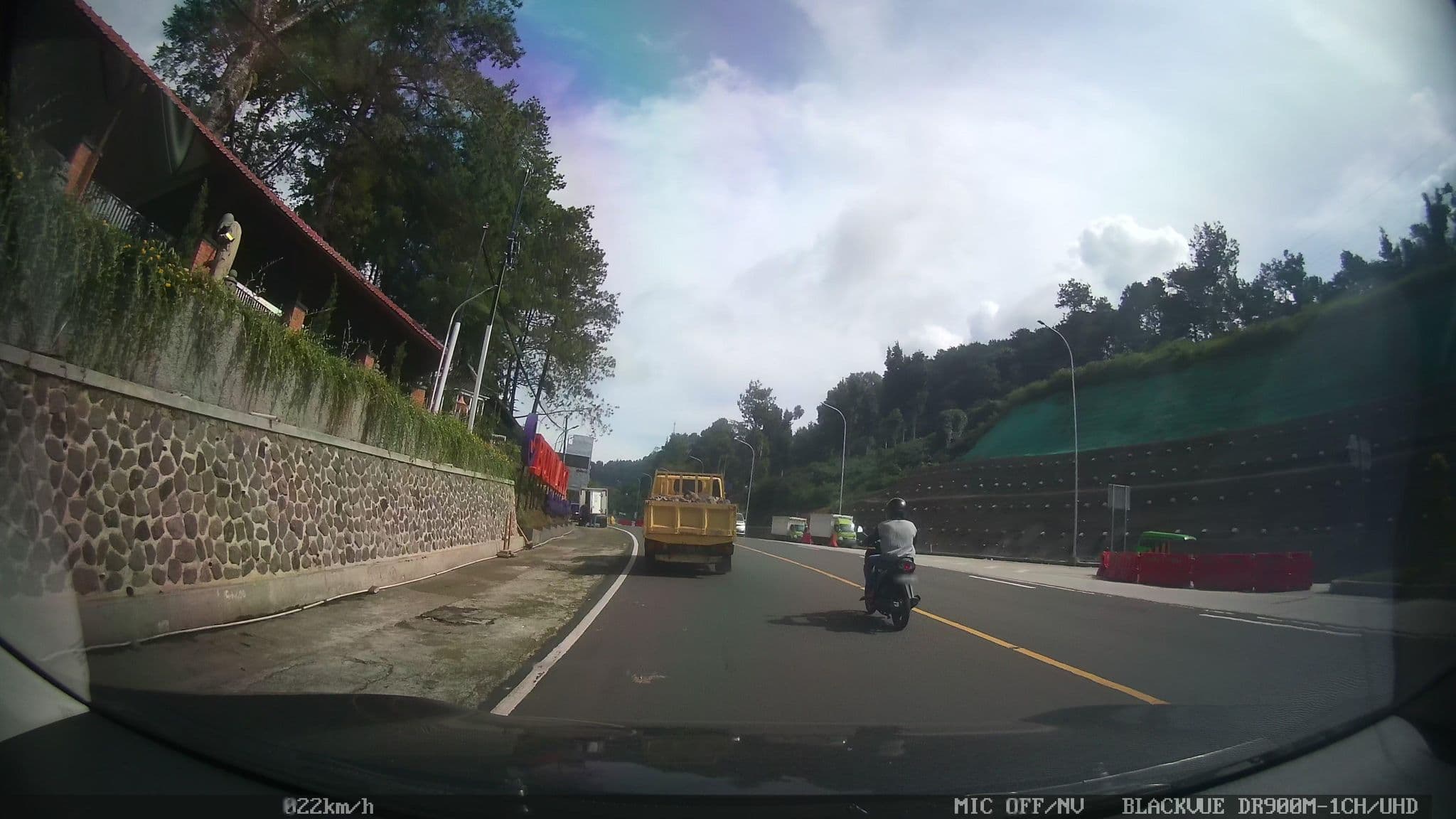 Street view near Yasmin Resort & Hotel, Cianjur — © kaart_2 (CC BY-SA · Mapillary)