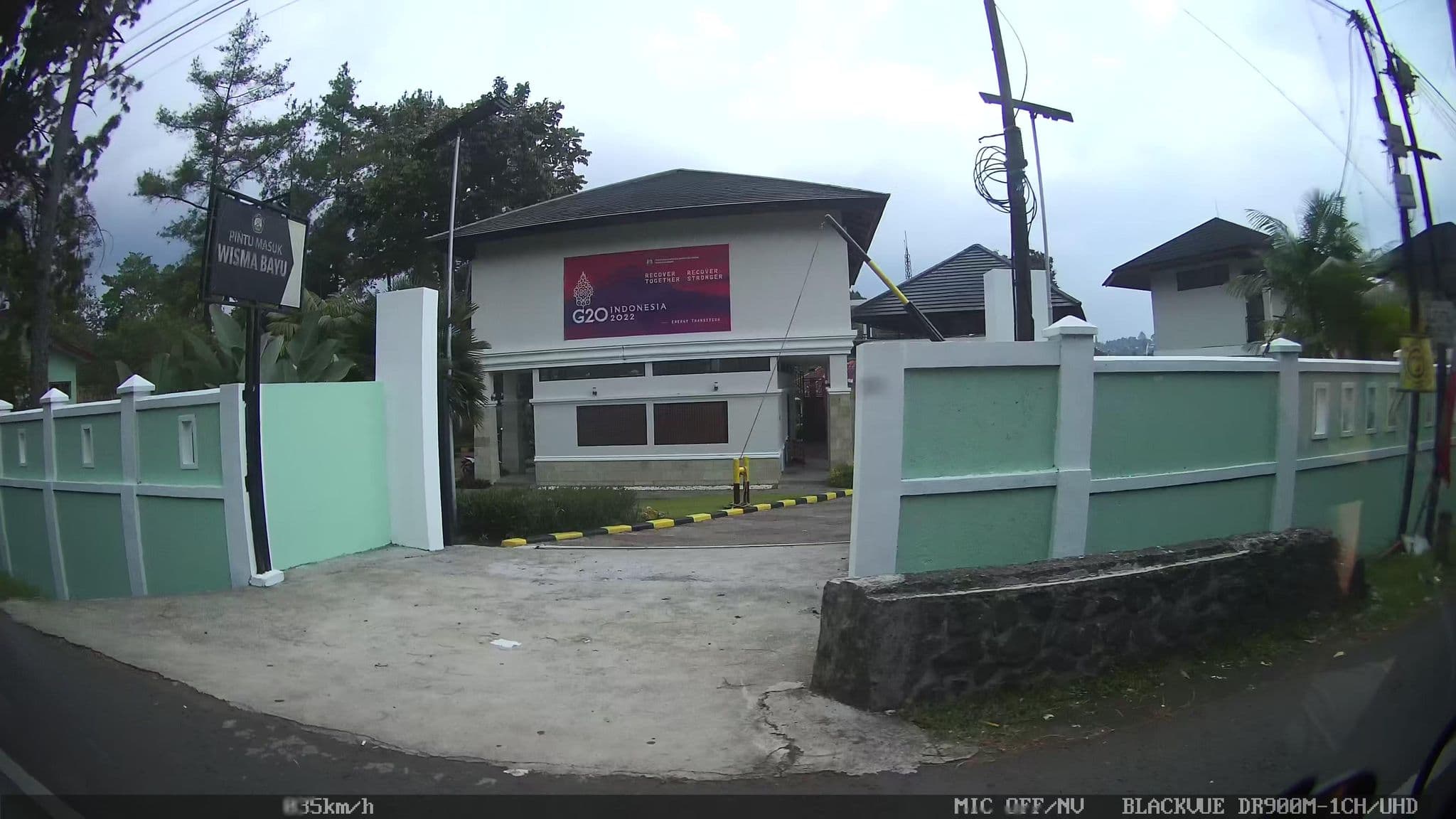 Street view near Aula Wisma Bayu-ESDM, Caringin — © kaart_2 (CC BY-SA · Mapillary)