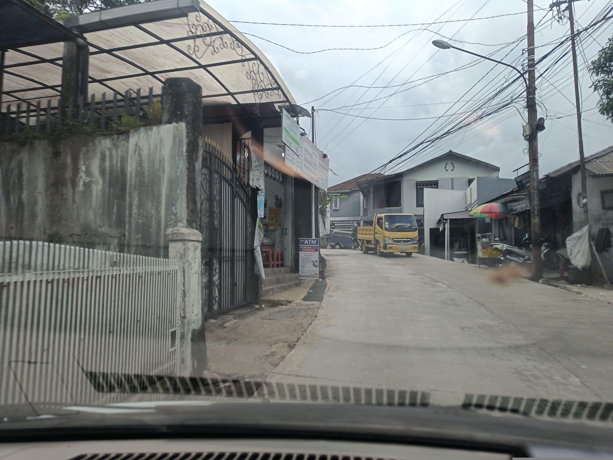 Street view near Taman Aer Hotel, Caringin — © hen0ch (CC BY-SA · Mapillary)