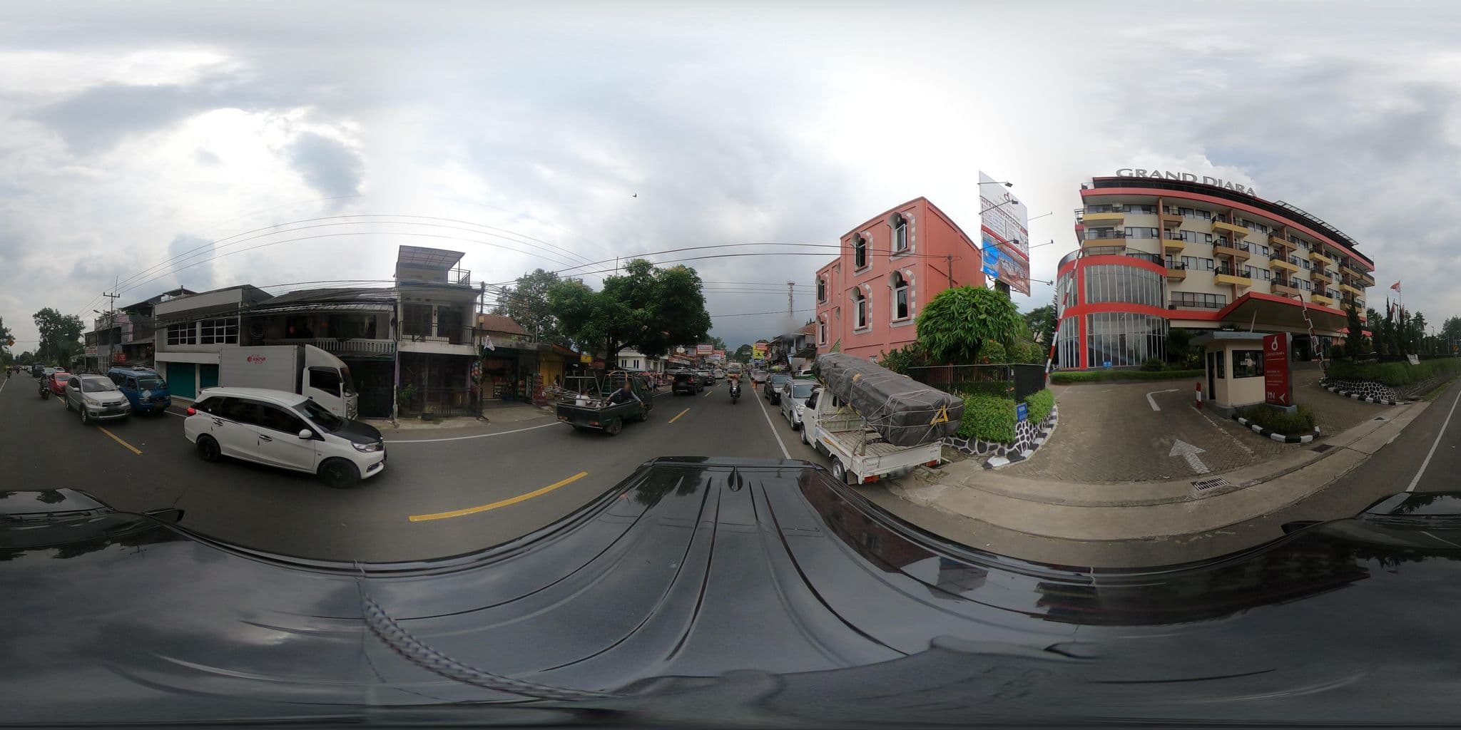 Street view near Grand Diara Hotel Puncak, Caringin — © kaart_360 (CC BY-SA · Mapillary)