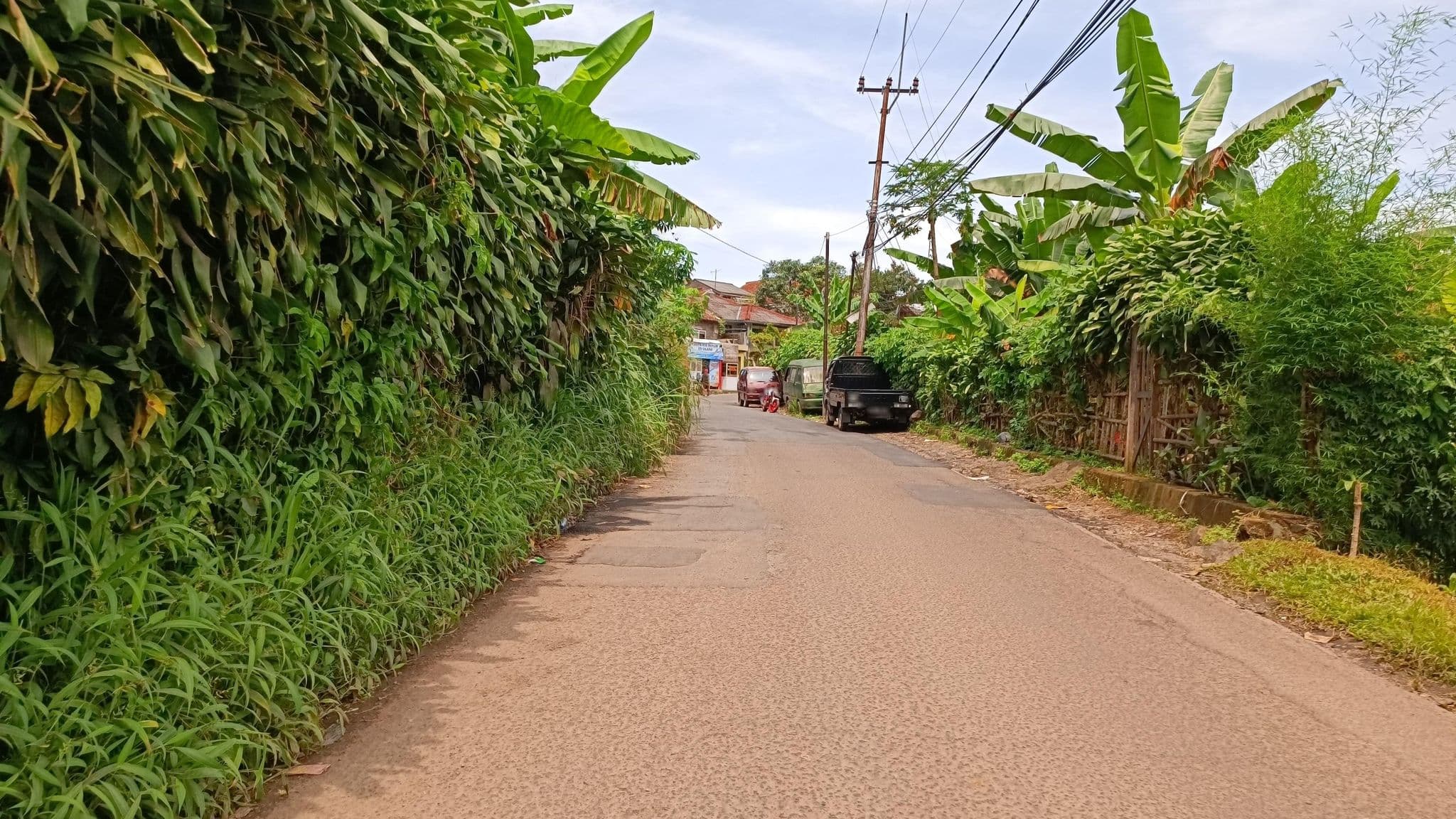Street view near PERTIBY Villa, Caringin — © riyadiwibowo (CC BY-SA · Mapillary)