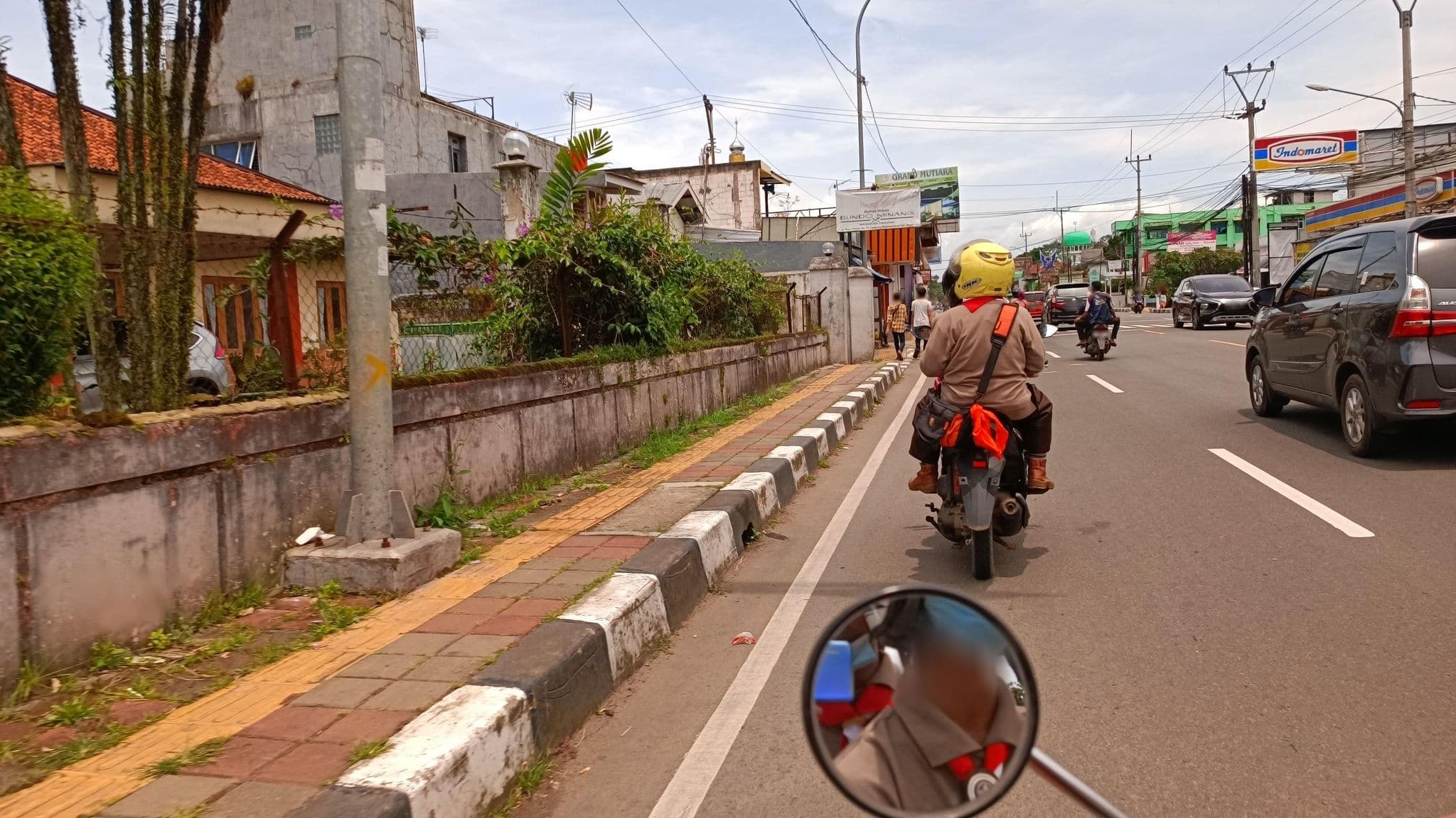 Street view near ZEN Rooms Cipayung KM 71, Caringin — © riyadiwibowo (CC BY-SA · Mapillary)