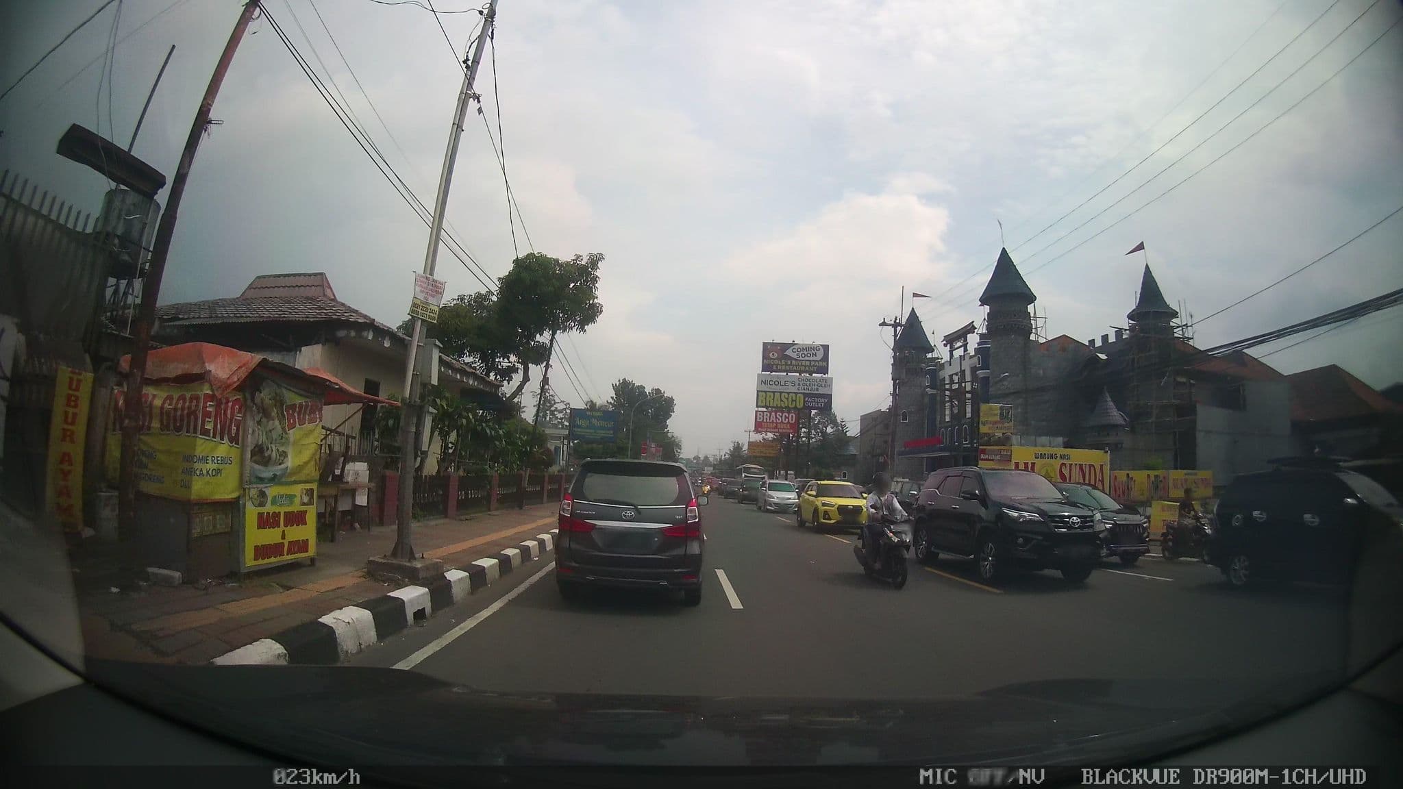 Street view near @ Hotel Puncak Raya, Caringin — © kaart_2 (CC BY-SA · Mapillary)
