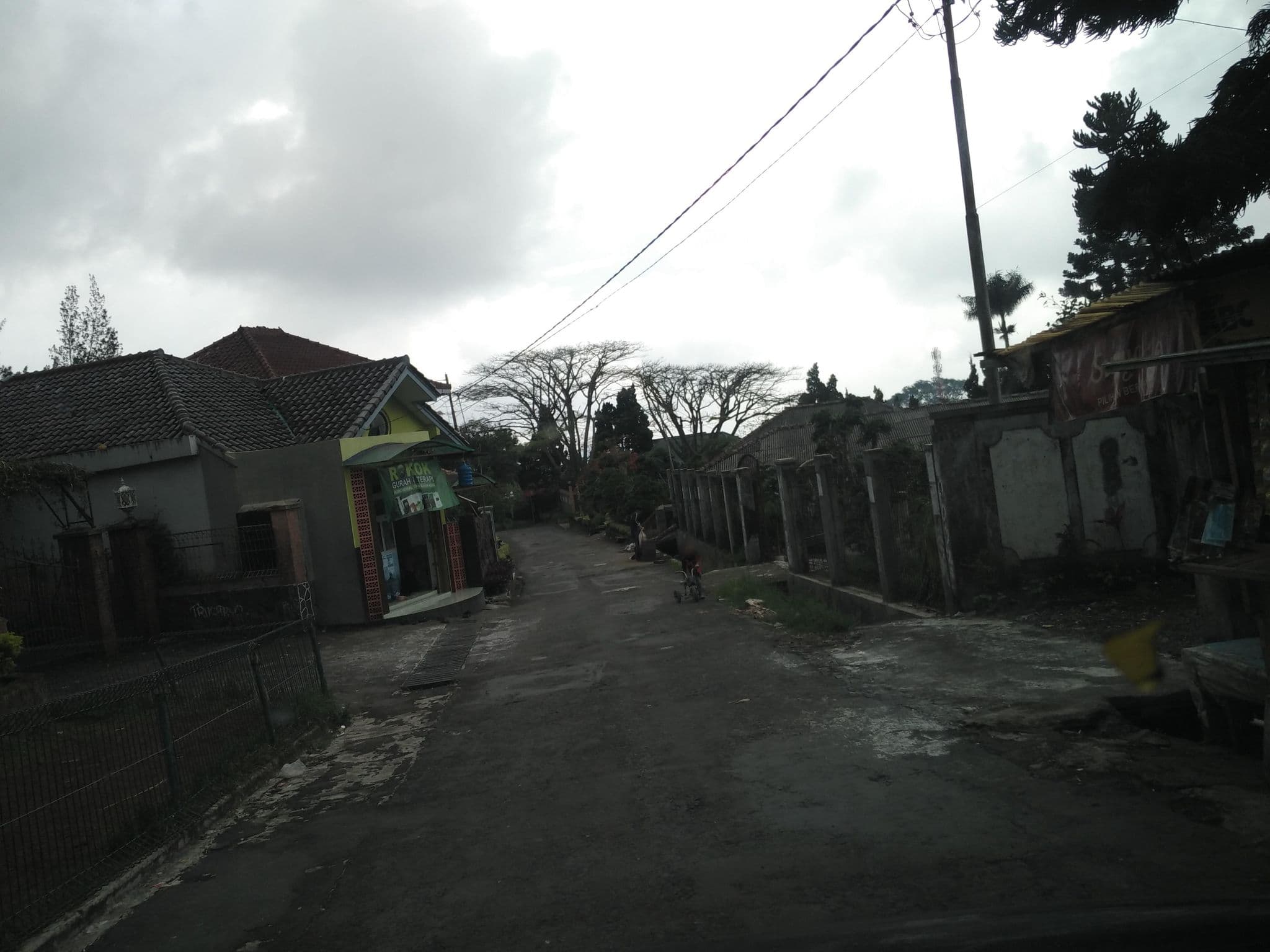 Street view near Berlian Resort, Cianjur — © roadroid (CC BY-SA · Mapillary)