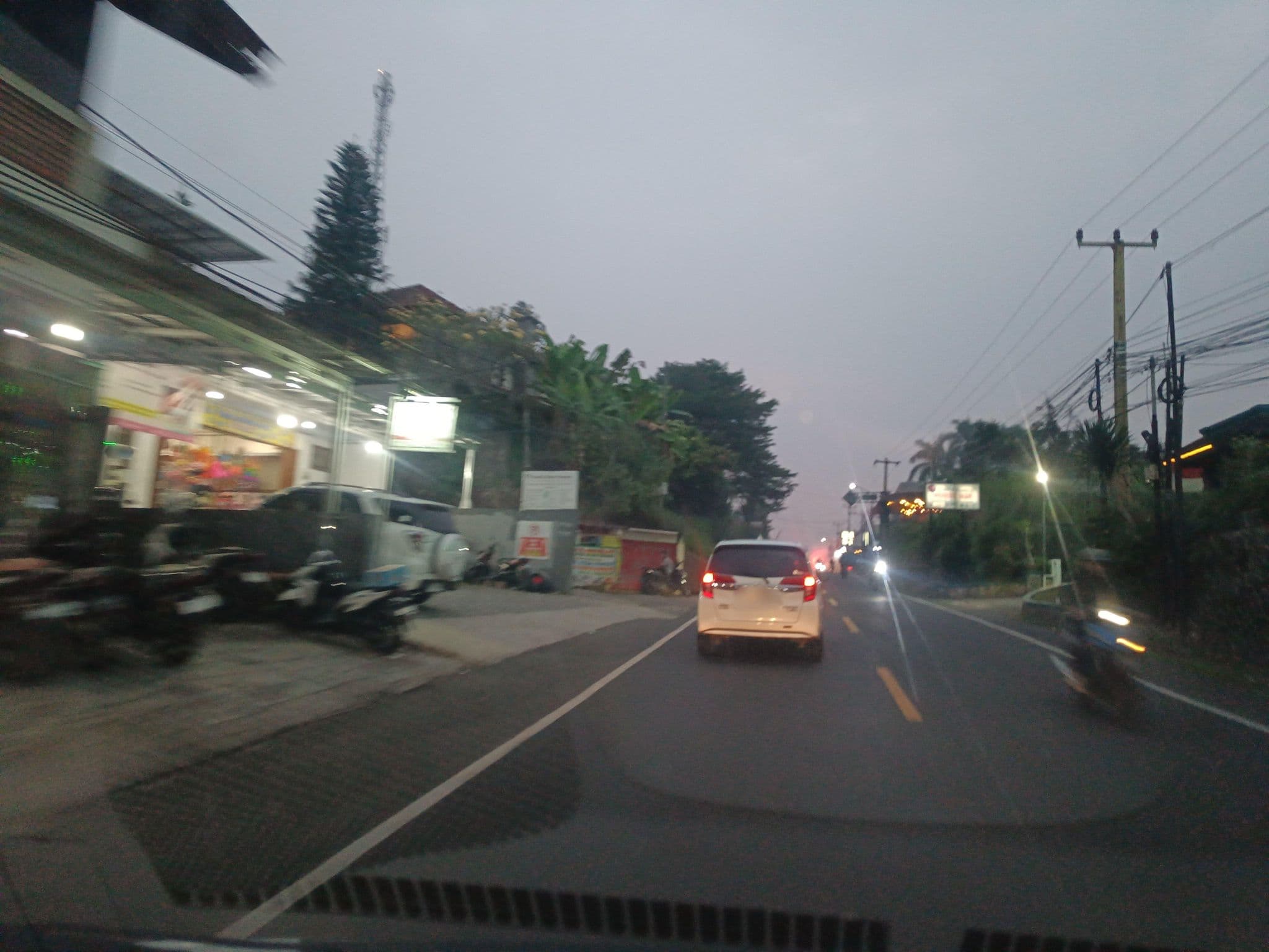 Street view near Hotel Permata Alam, Caringin — © hen0ch (CC BY-SA · Mapillary)