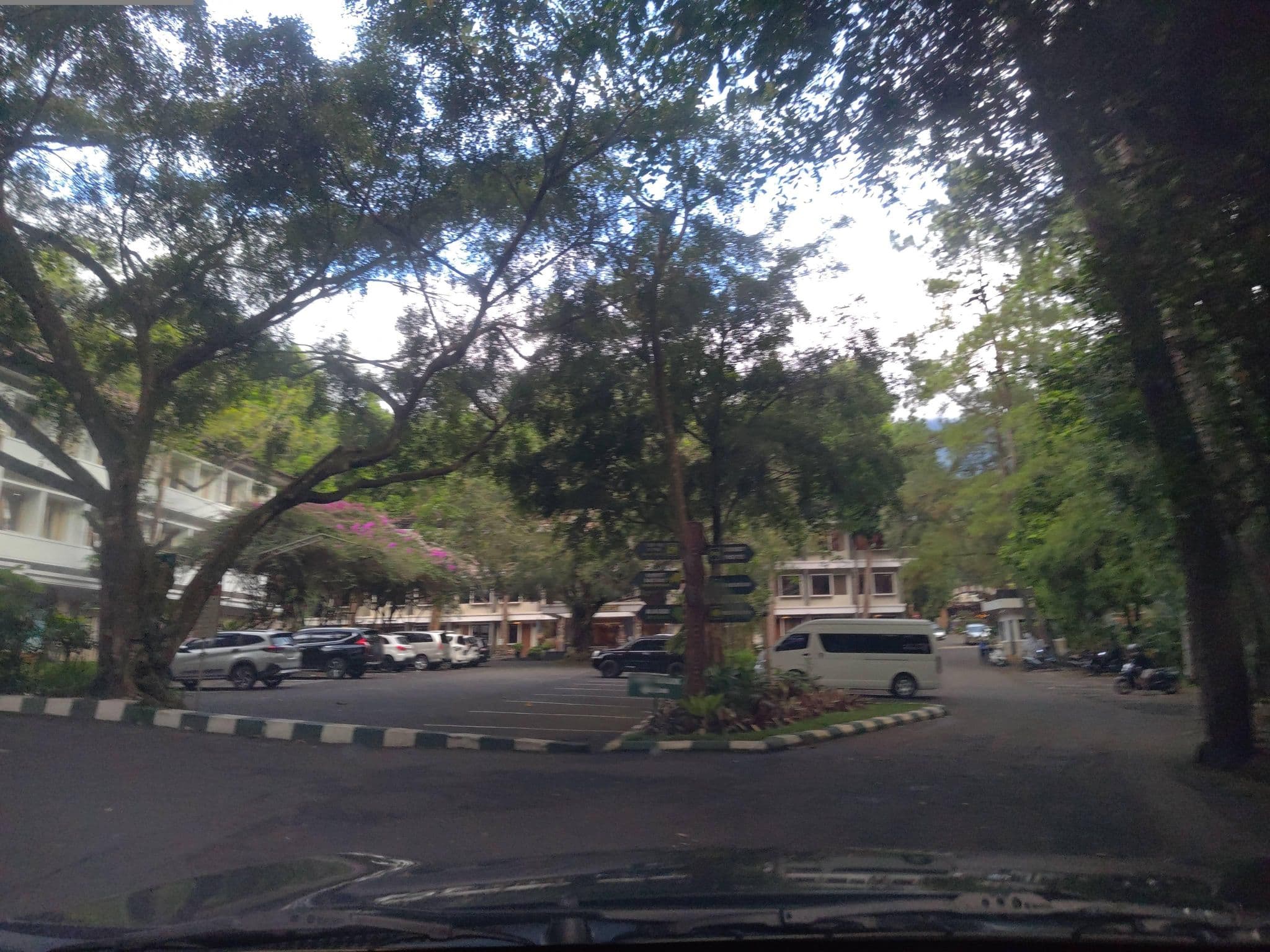 Street view near Royal safari garden, Lion 9, Caringin — © FotoPeta (CC BY-SA · Mapillary)