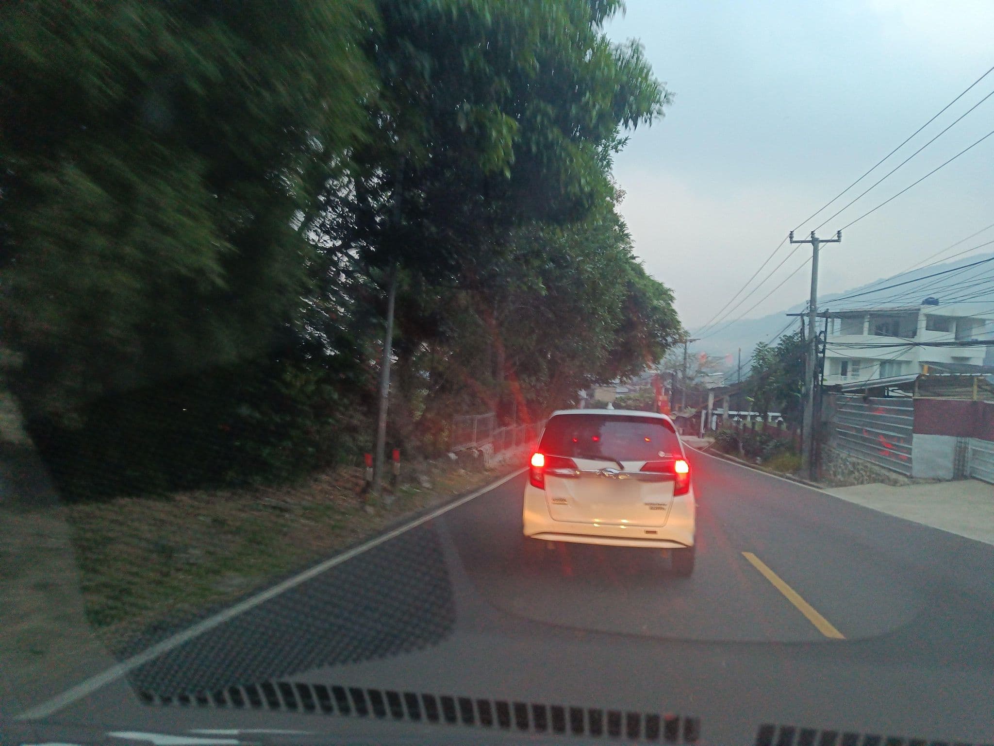 Street view near Bungalow 1 Agro Wisata Gunung Mas, Caringin — © hen0ch (CC BY-SA · Mapillary)