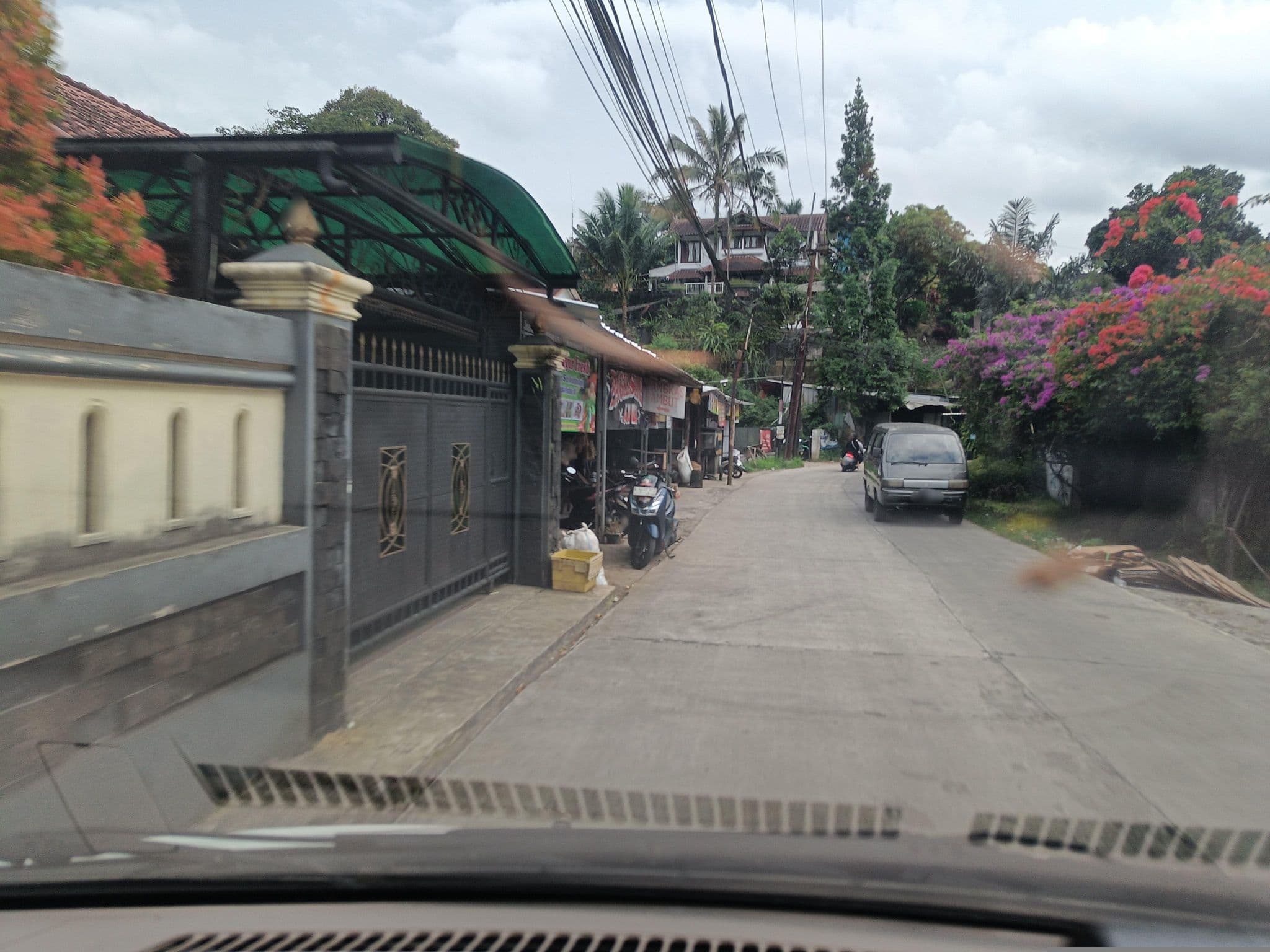 Street view near Berlian 13 Room, Caringin — © hen0ch (CC BY-SA · Mapillary)