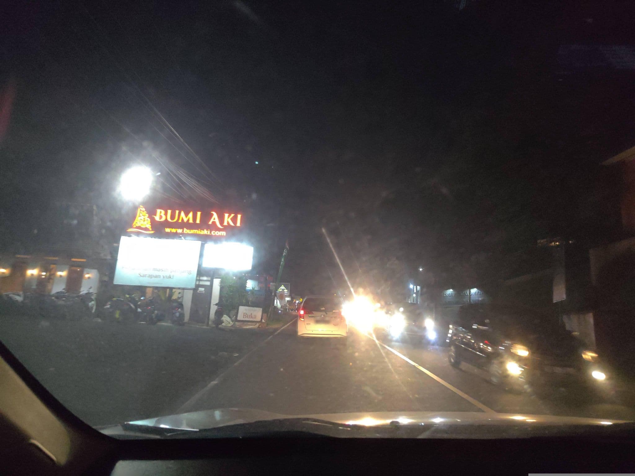 Street view near Hotel Pall Inn, Caringin — © FotoPeta (CC BY-SA · Mapillary)