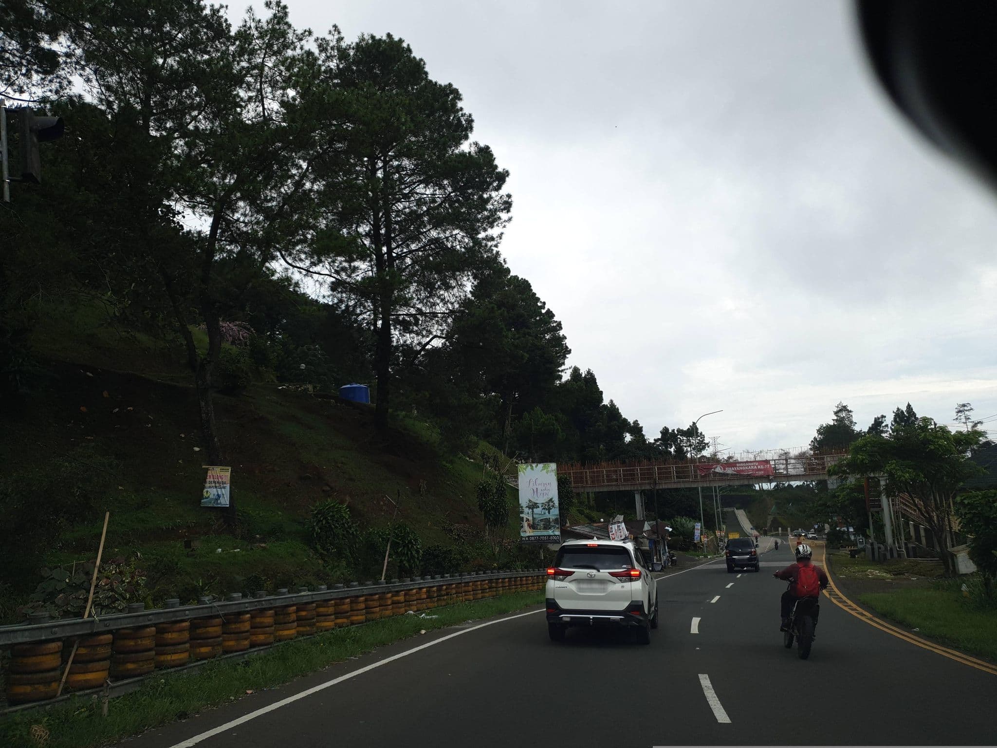 Street view near Hotel Bukit Indah Room 120, Caringin — © Kaart_Local (CC BY-SA · Mapillary)