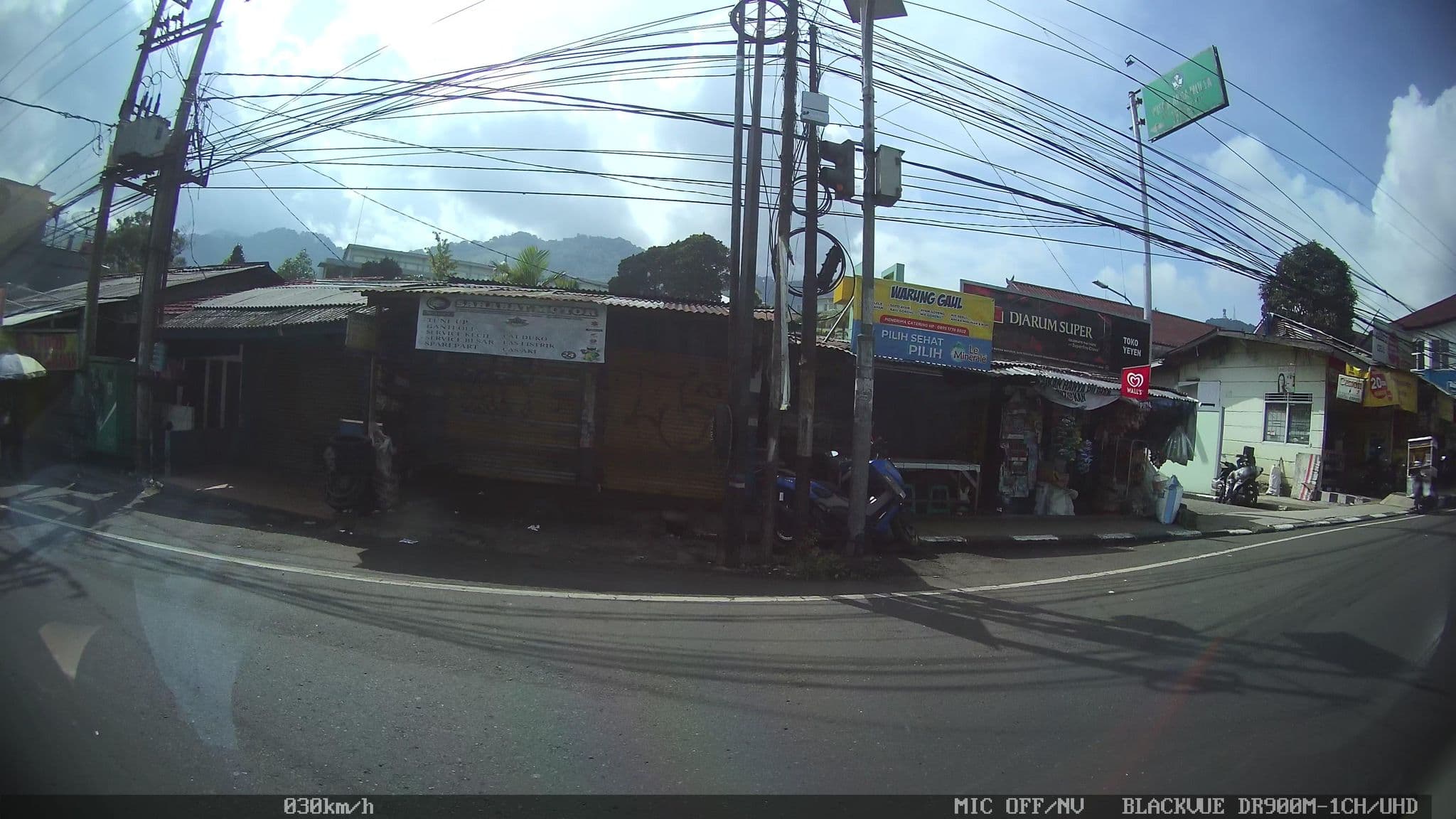 Street view near vila rena, cisarua, Caringin — © kaart_2 (CC BY-SA · Mapillary)