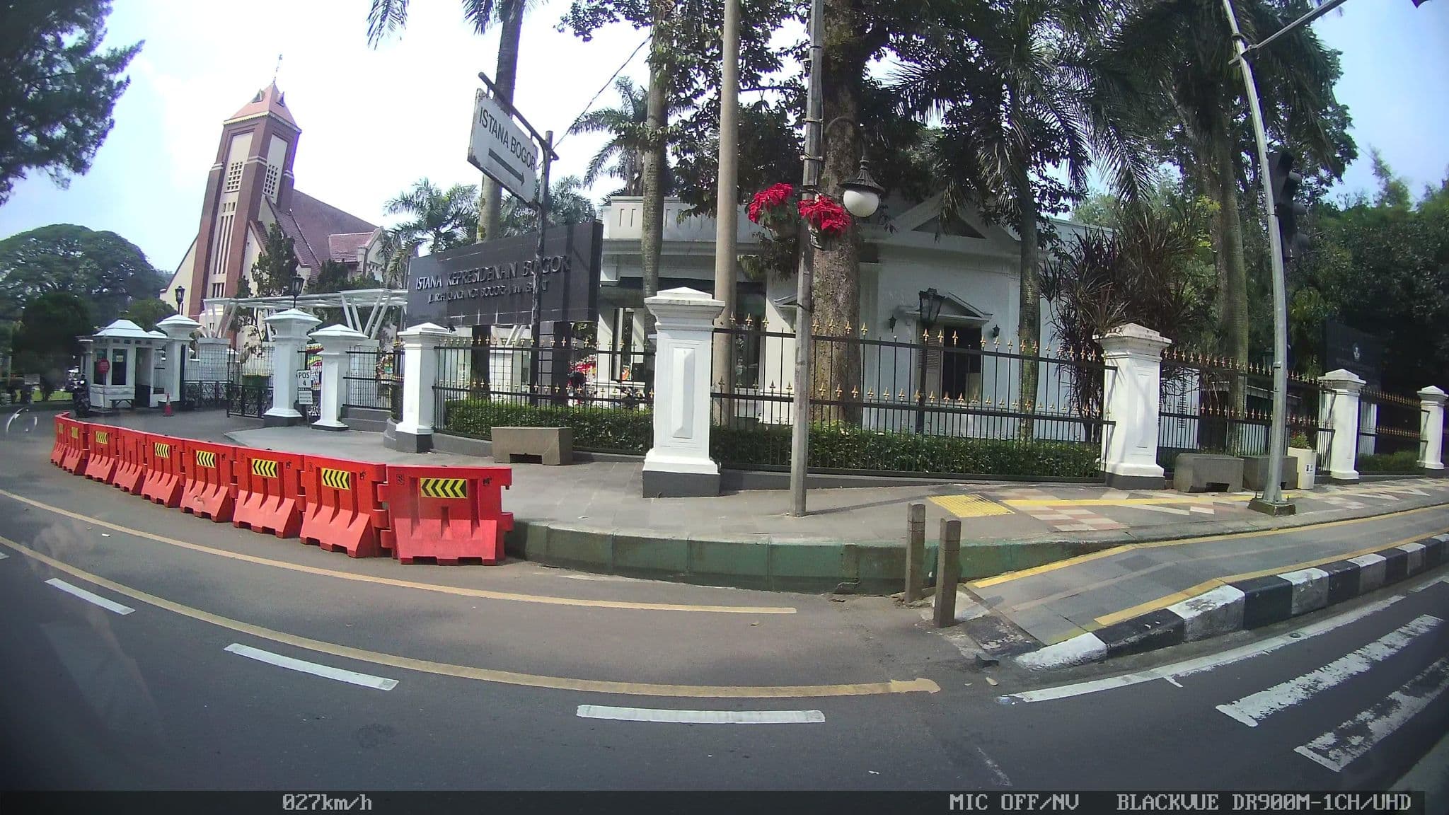 Street view near Room 437 Hotel Salak The Heritage, Bogor — © kaart_2 (CC BY-SA · Mapillary)