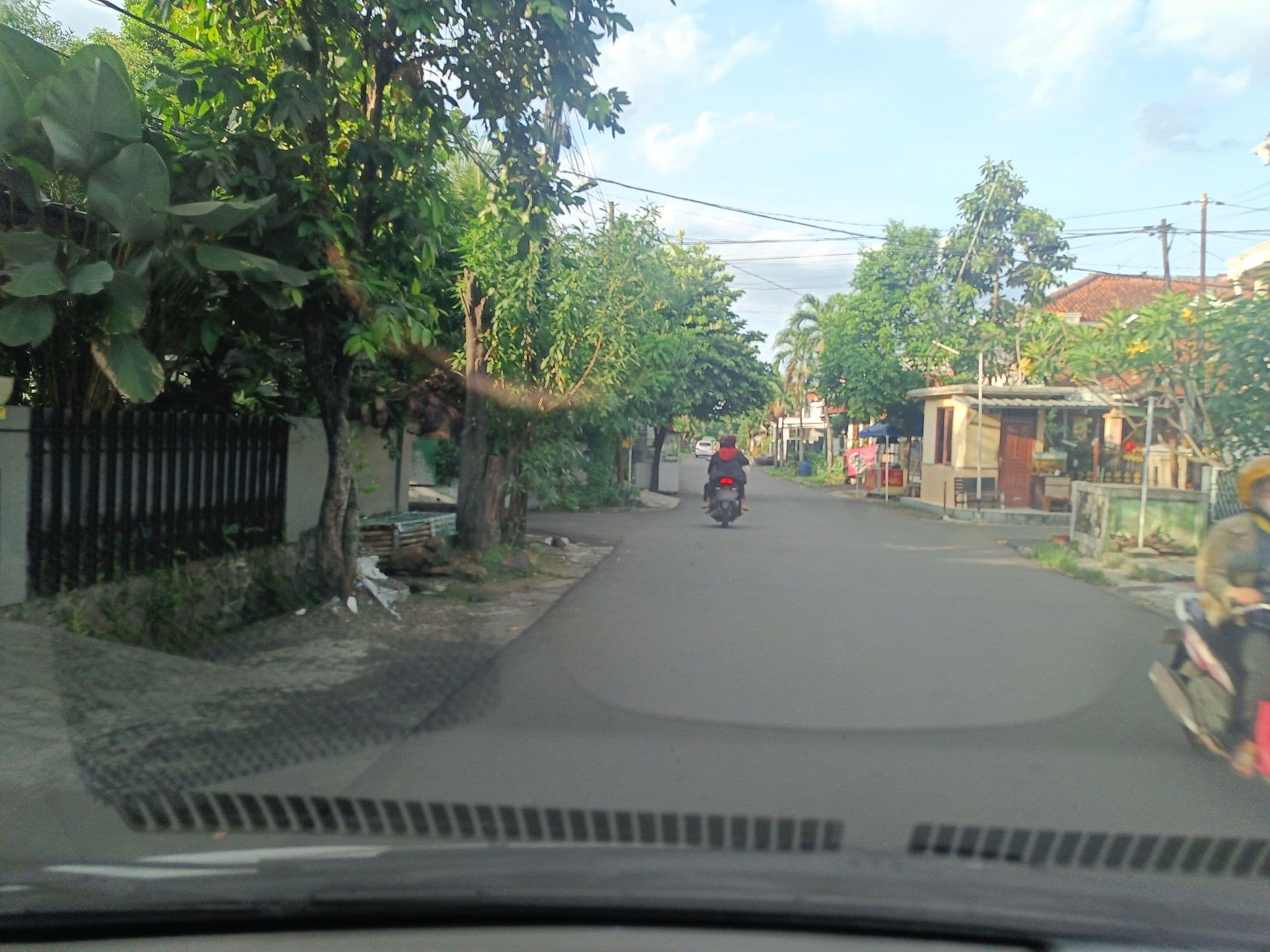 Street view near Pondok Nirmala, Bogor — © hen0ch (CC BY-SA · Mapillary)