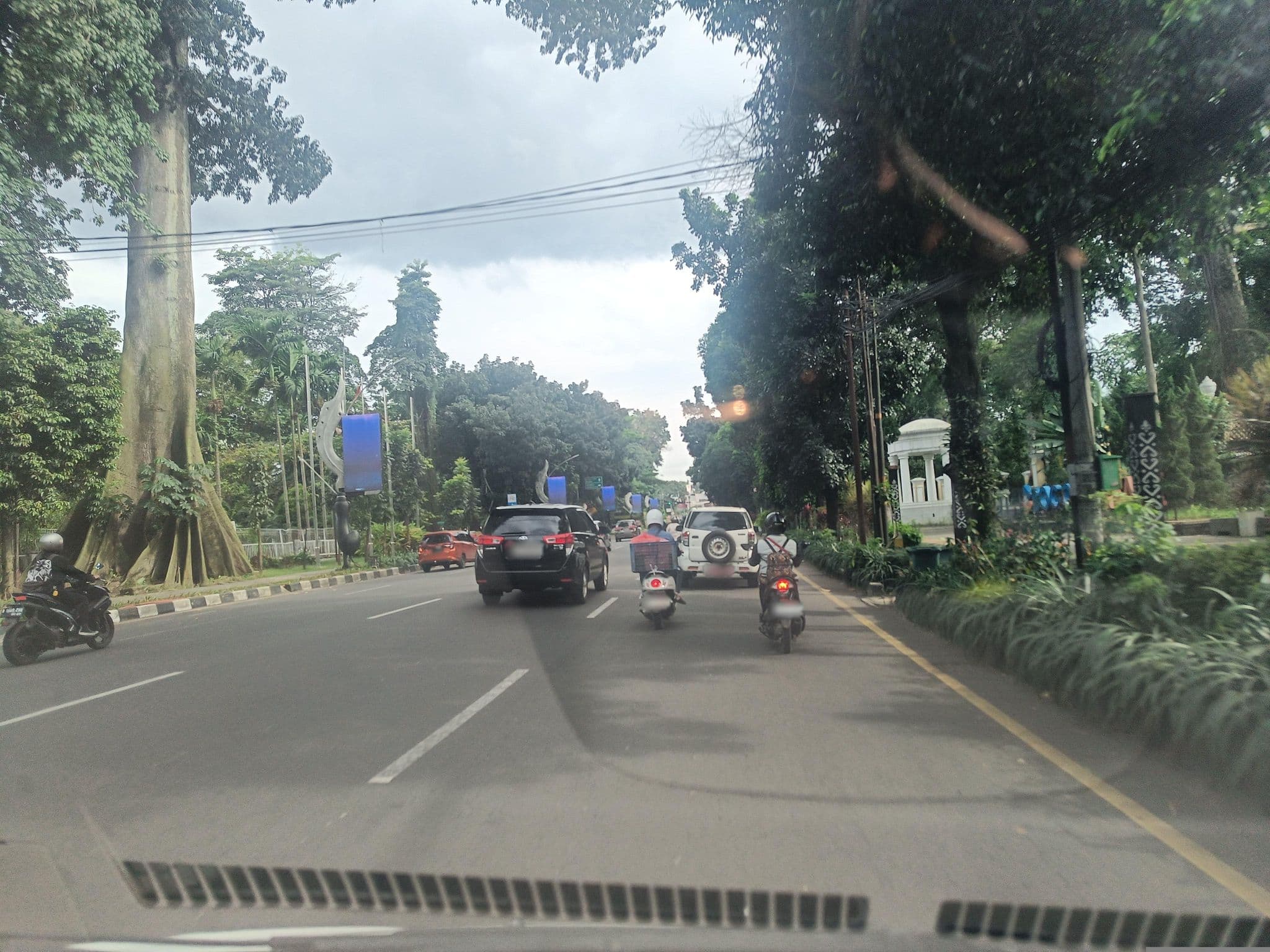 Street view near Permata, Bogor — © hen0ch (CC BY-SA · Mapillary)