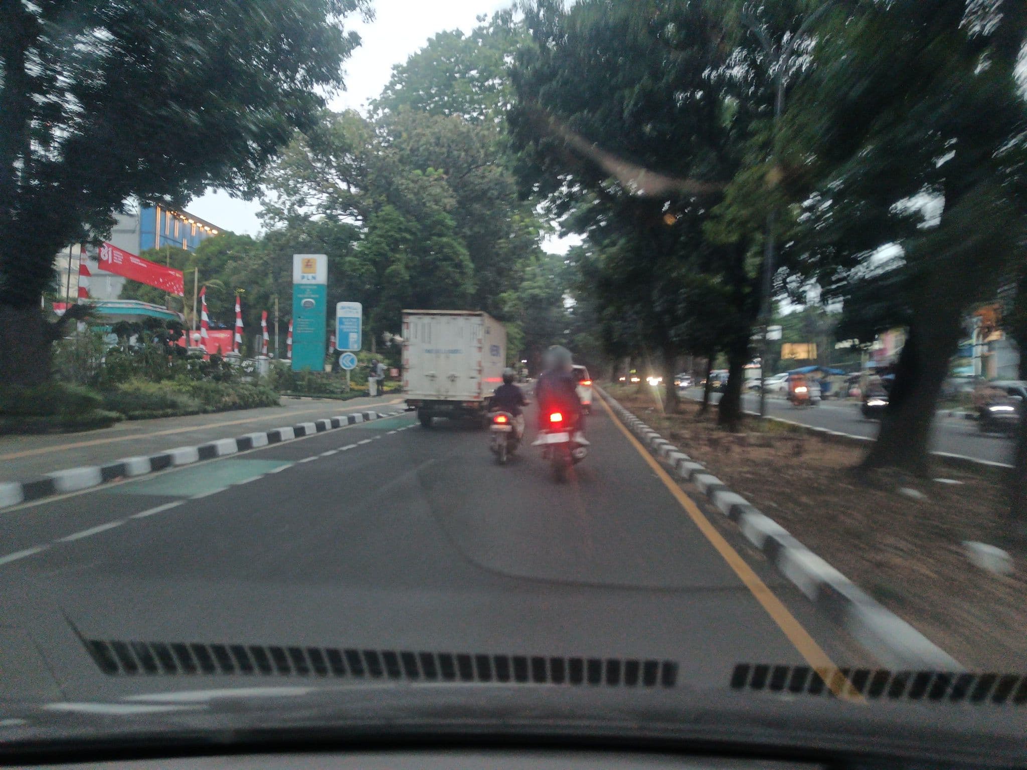 Street view near Hotel pakuan bogor, Bogor — © hen0ch (CC BY-SA · Mapillary)