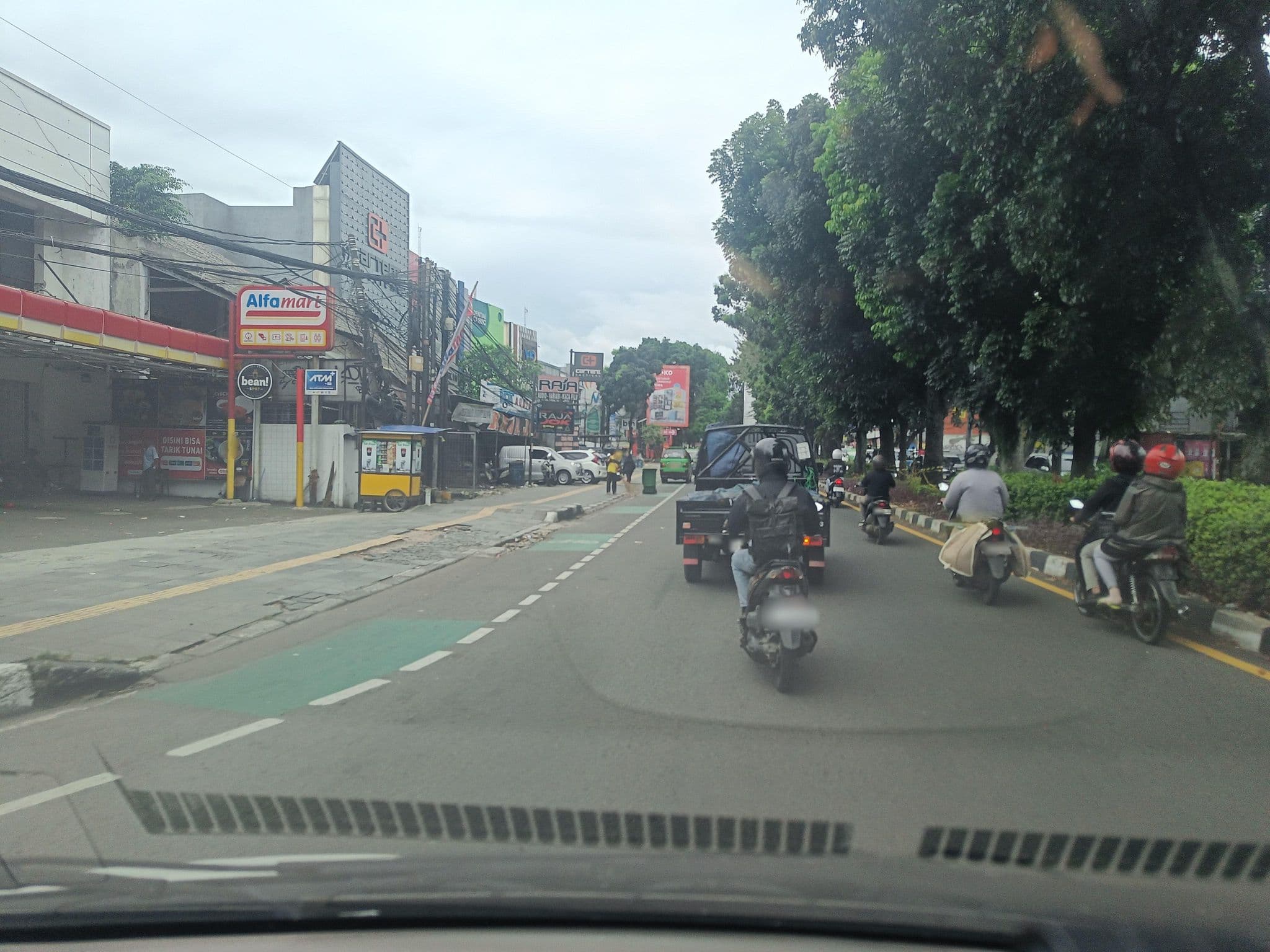 Street view near Padjajaran Suites, Bogor — © hen0ch (CC BY-SA · Mapillary)