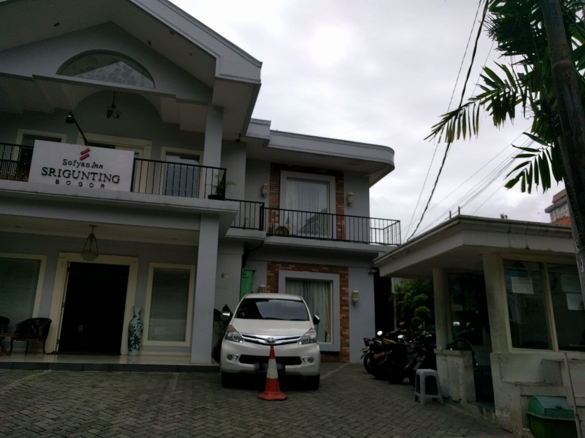 Street view near Noola Inn Bogor, Bogor — © tfachrina (CC BY-SA · Mapillary)