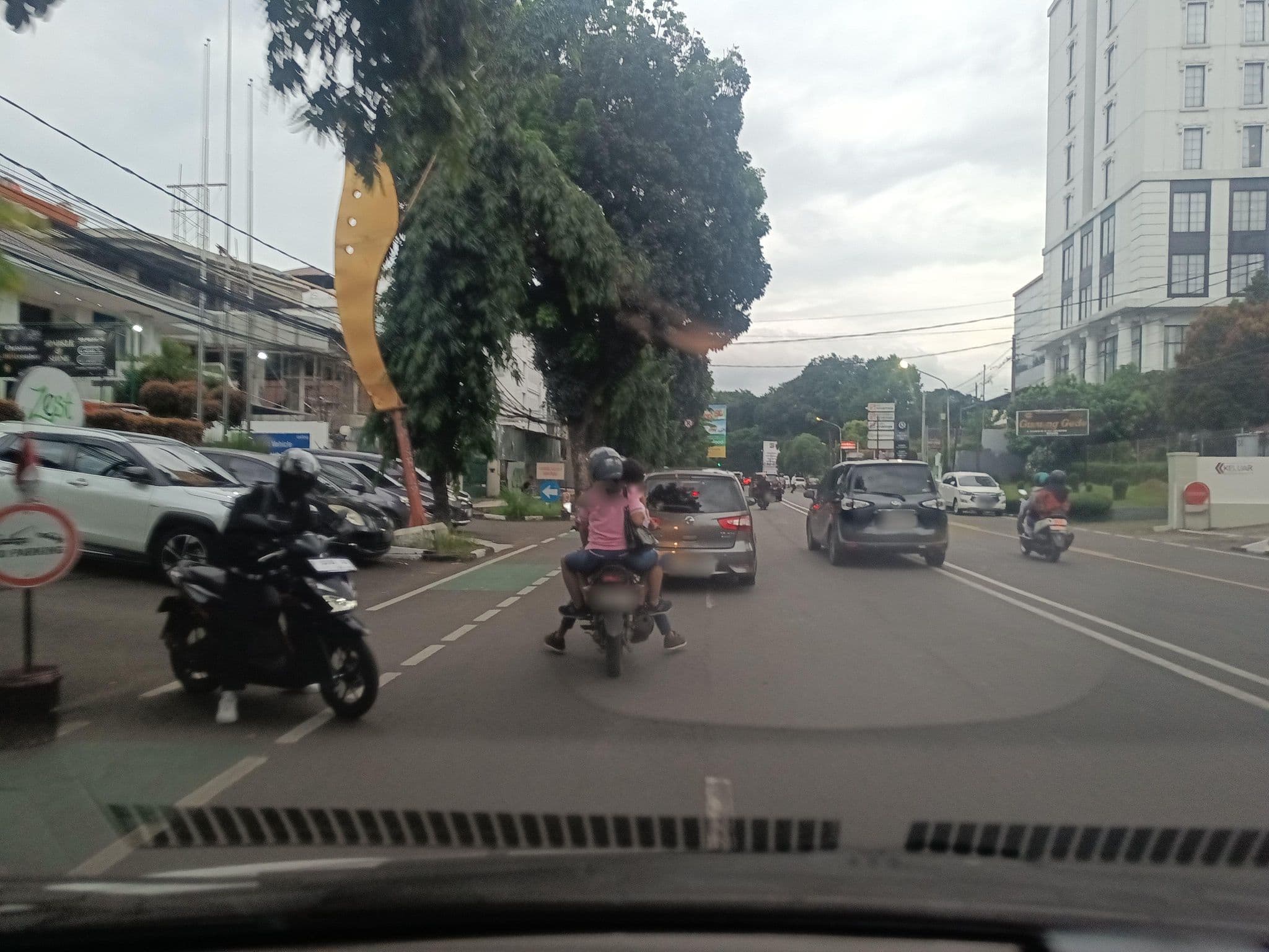 Street view near Swimming Pool, Bogor — © hen0ch (CC BY-SA · Mapillary)