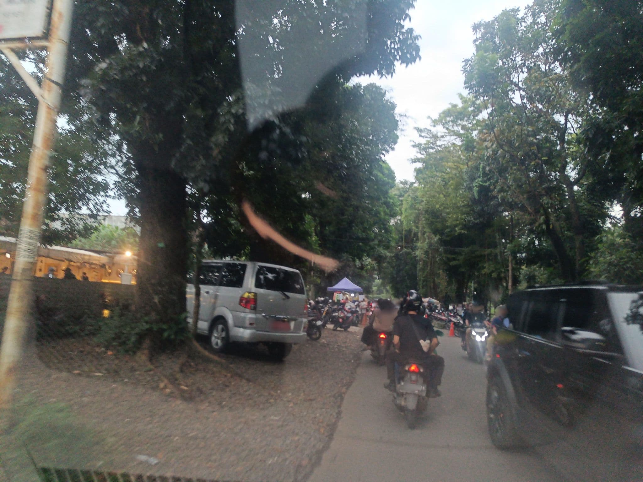 Street view near Wisma Srigunting, Bogor — © hen0ch (CC BY-SA · Mapillary)