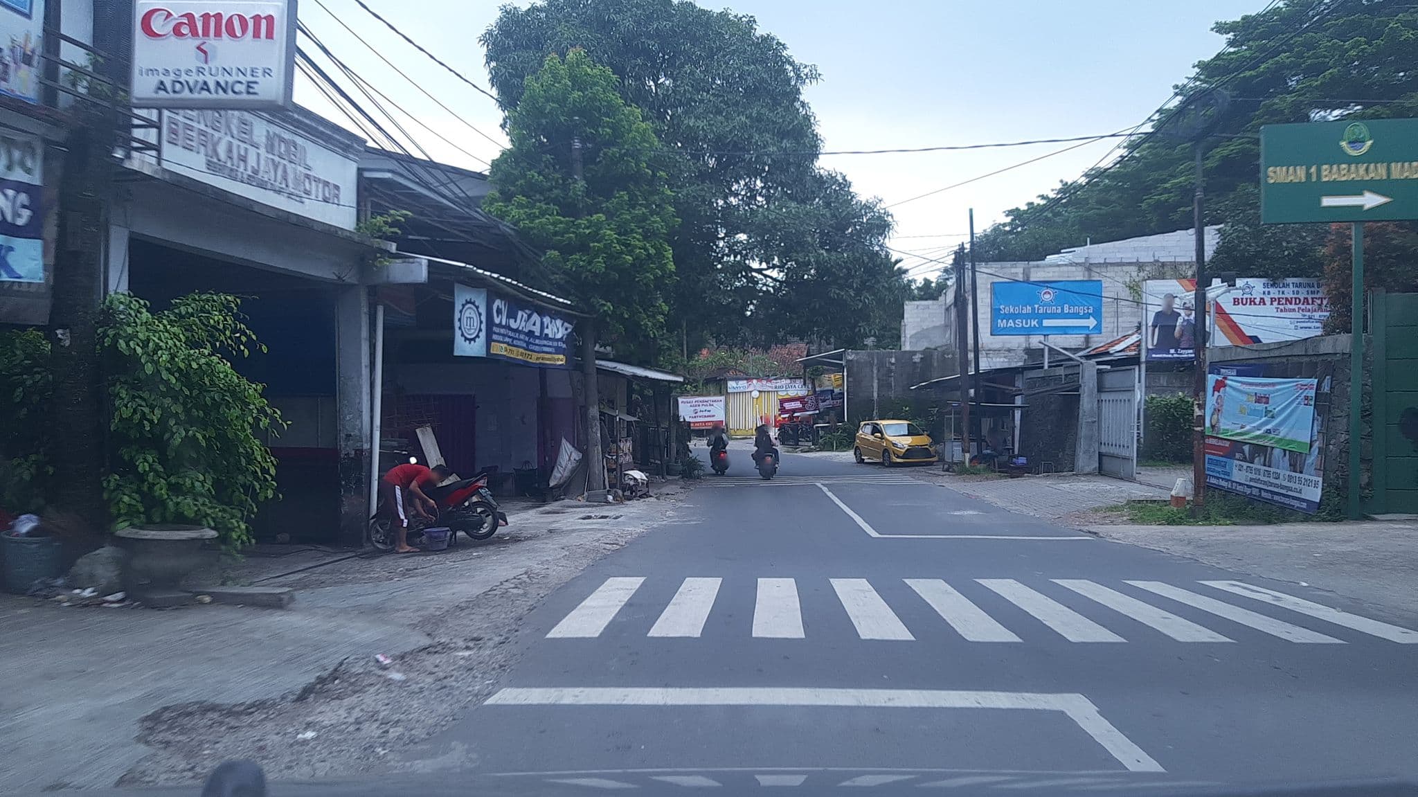 Street view near Darmawan Park, Bogor — © rizkaiwanda (CC BY-SA · Mapillary)