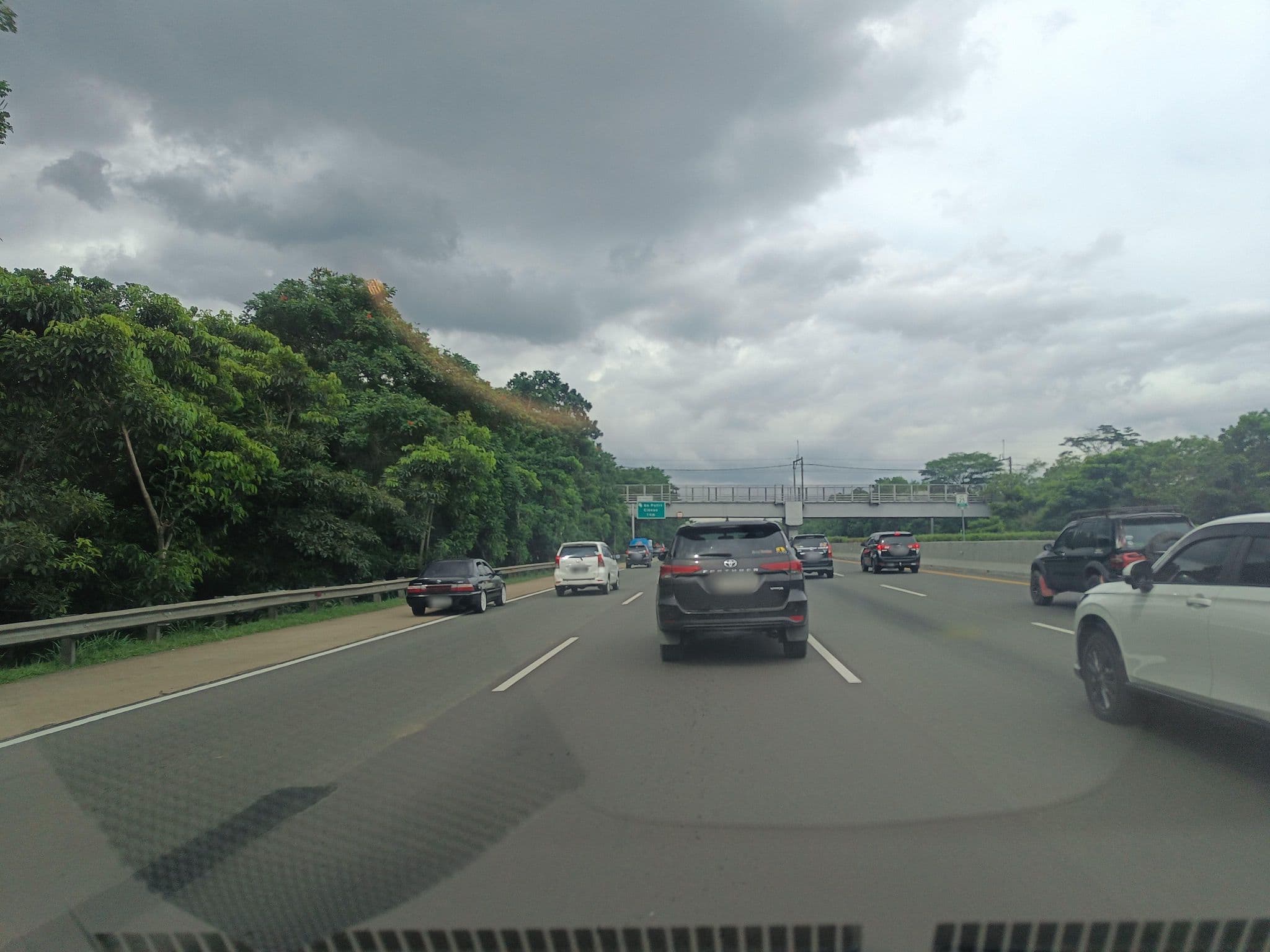 Street view near Room FG 05 Guest House PT Indocement Tunggal Prakarsa Tbk., Citeureup — © hen0ch (CC BY-SA · Mapillary)
