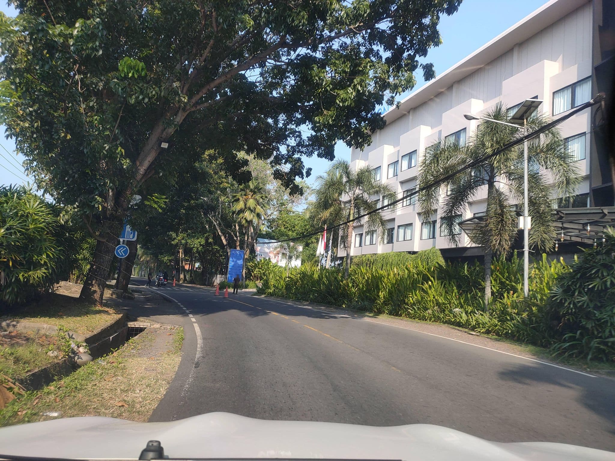 Street view near Aston Hotel, Labuan — © Kaart_Local (CC BY-SA · Mapillary)