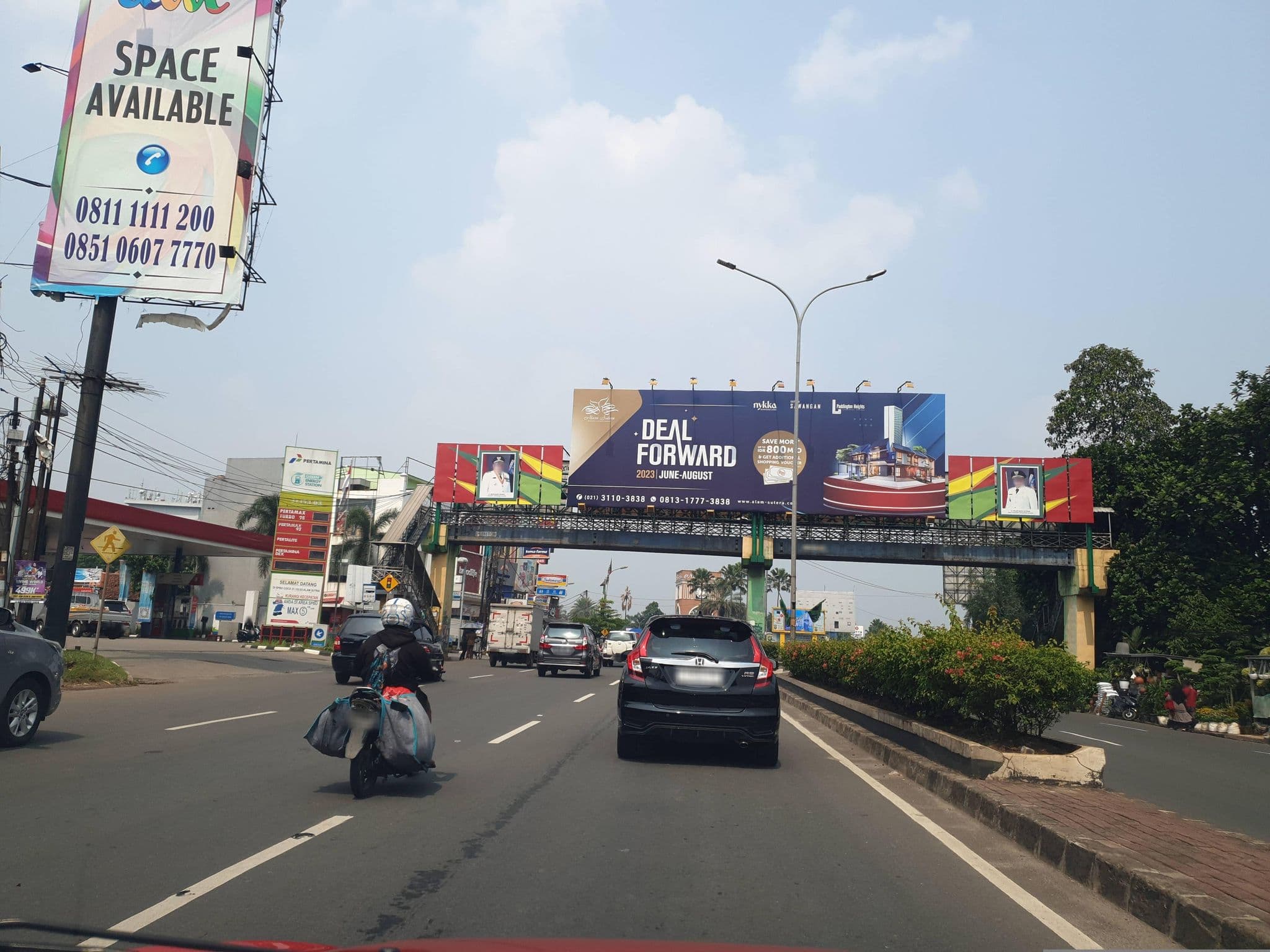 Street view near Atria Hotel Serpong, Ciputat — © Kaart_Local (CC BY-SA · Mapillary)