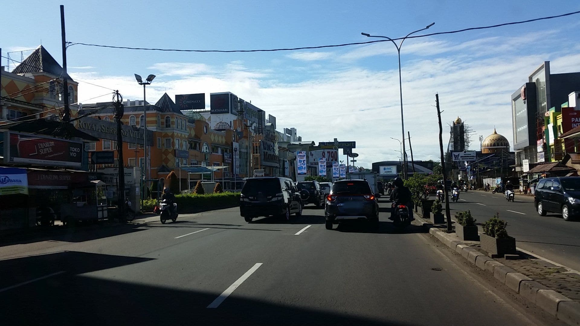 Street view near hotel amaris serpong bsd, Ciputat — © roadroid (CC BY-SA · Mapillary)