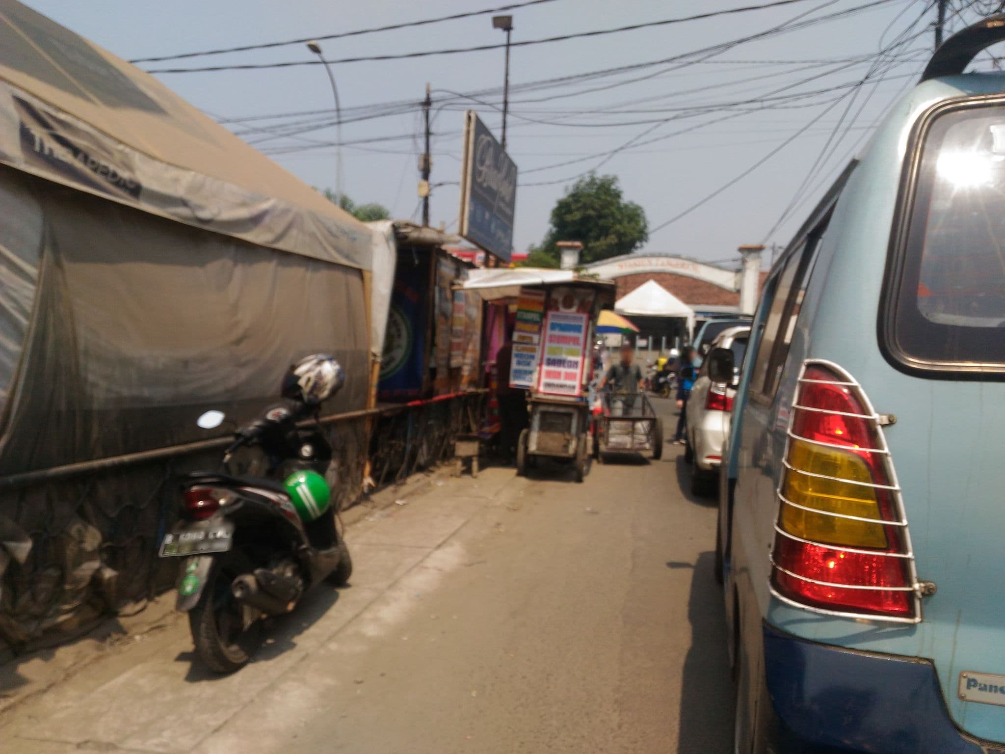 Street view near Hotel Fiducia, Tangerang — © marchel (CC BY-SA · Mapillary)