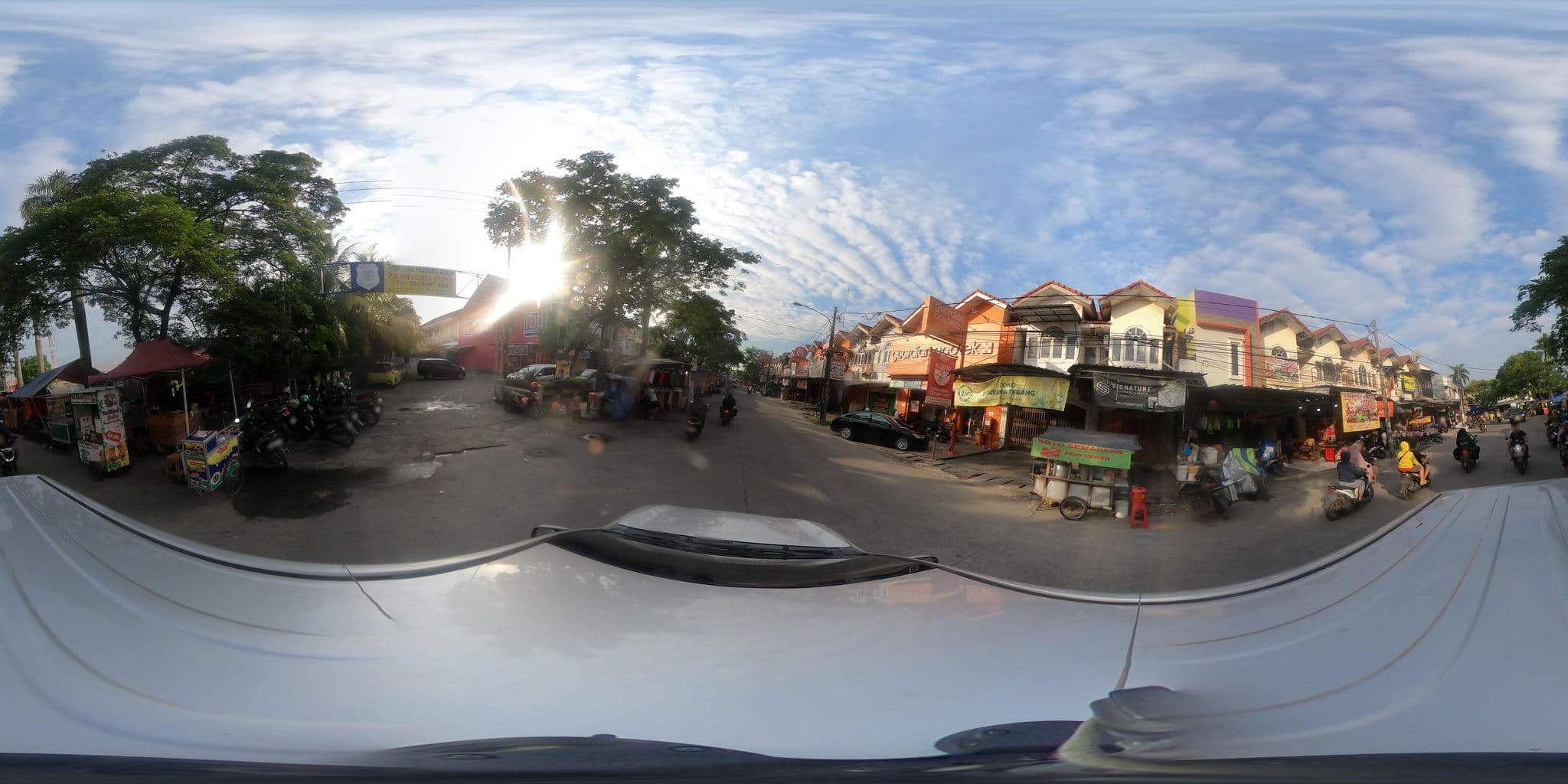 Street view near dênnîsêü rôòm 丹尼 斯家, Tangerang — © kaartcam (CC BY-SA · Mapillary)
