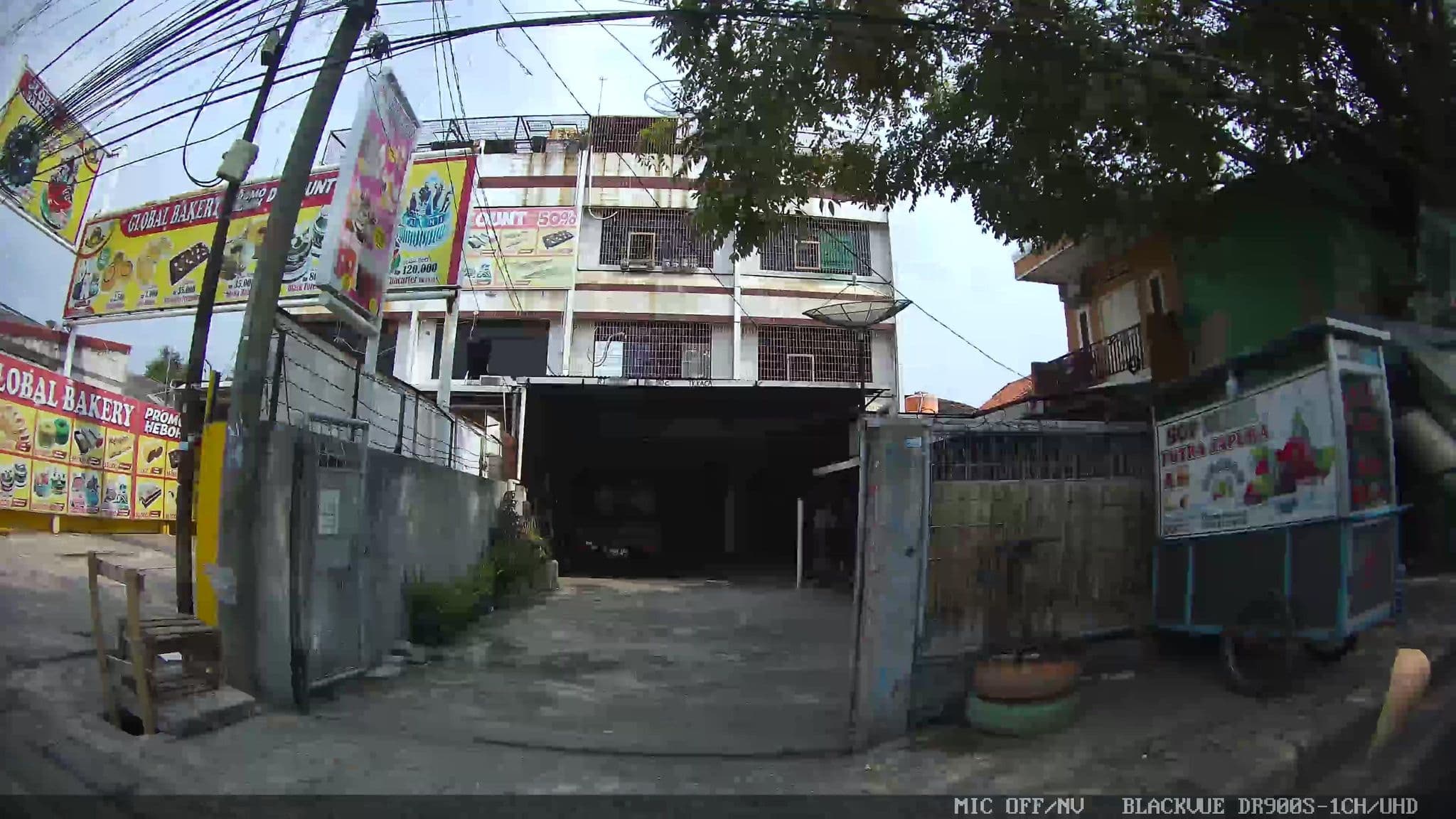 Street view near d'primahotel Airport Jakarta 2, Teluknaga — © kaart_1 (CC BY-SA · Mapillary)