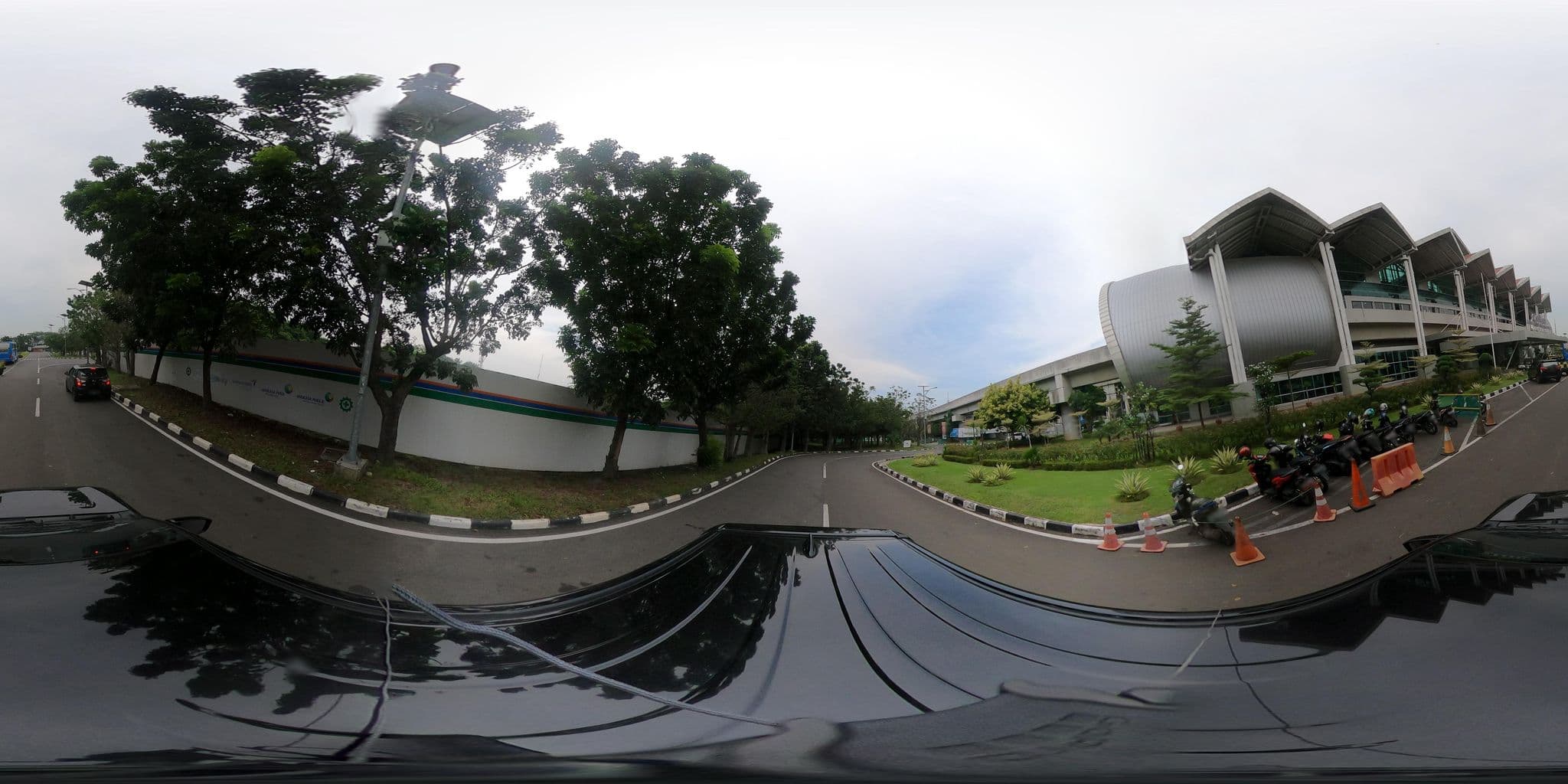 Street view near Sheraton Bandara Cengkareng, Teluknaga — © kaart_360 (CC BY-SA · Mapillary)