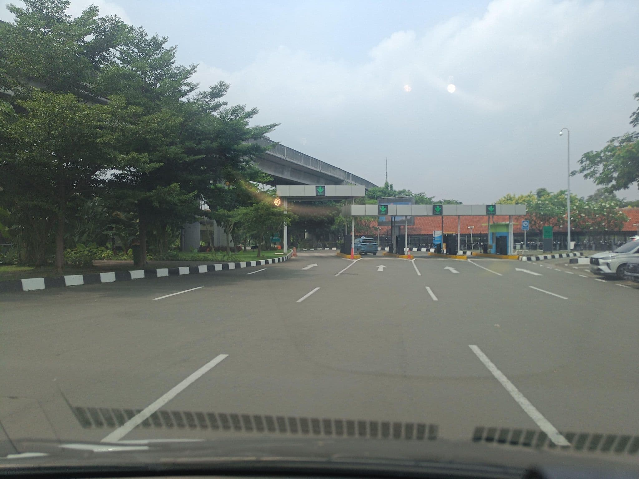 Street view near Ambarrukmo Palace Hotel, Teluknaga — © hen0ch (CC BY-SA · Mapillary)