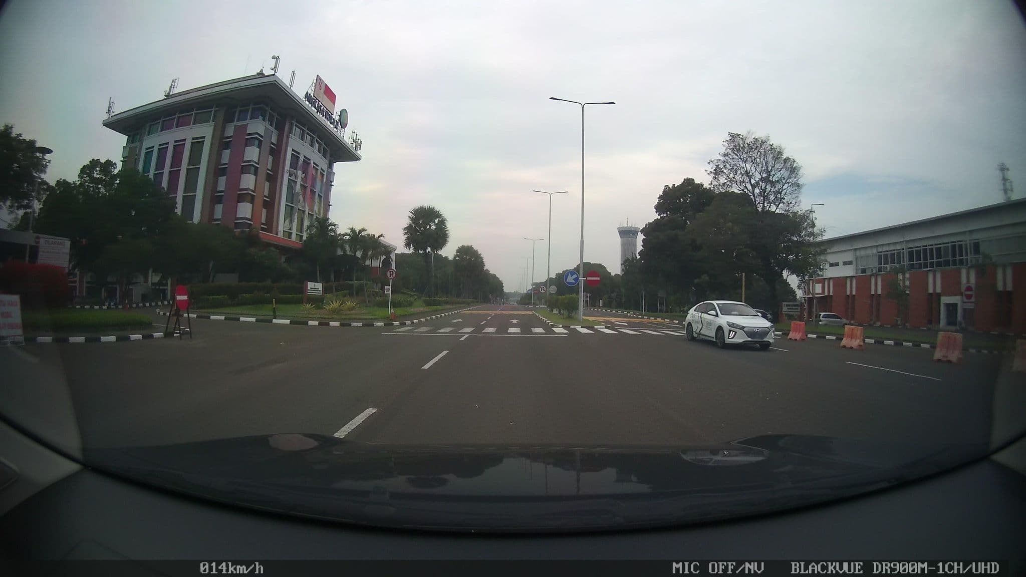 Street view near Villa Angkasa Pura II,Cimacan-Puncak, Teluknaga — © kaart_2 (CC BY-SA · Mapillary)
