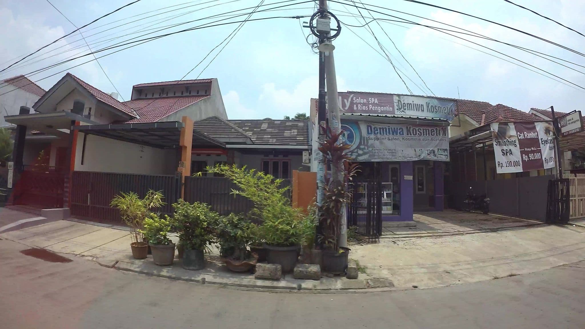 Street view near REDTOP HOTEL & CONVENTION CENTER, Pamulang — © kaart_3 (CC BY-SA · Mapillary)