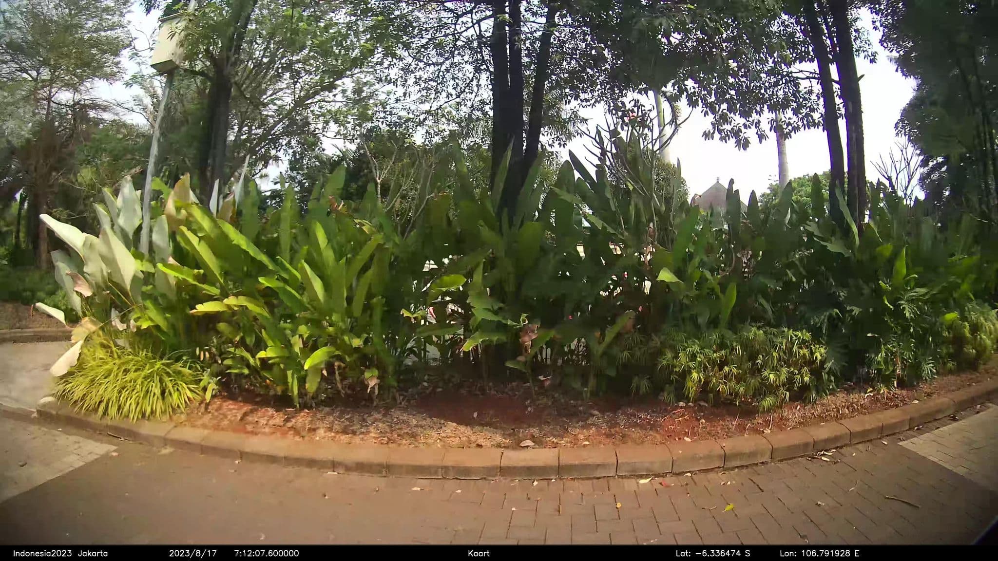 Street view near Nuansa Betawi, Pamulang — © kaart_2 (CC BY-SA · Mapillary)
