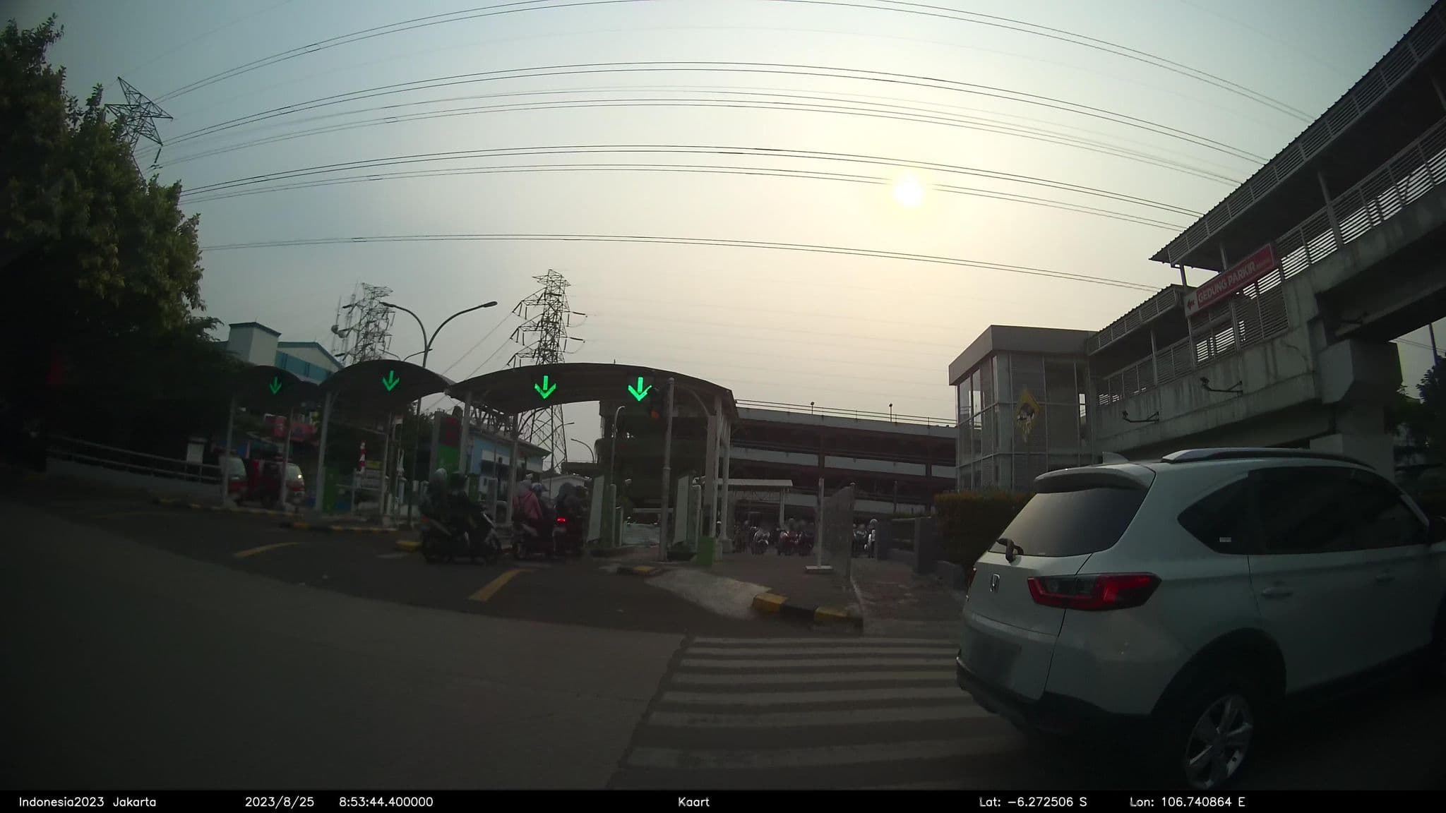 Street view near Citradream Hotel, South Tangerang — © kaart_2 (CC BY-SA · Mapillary)