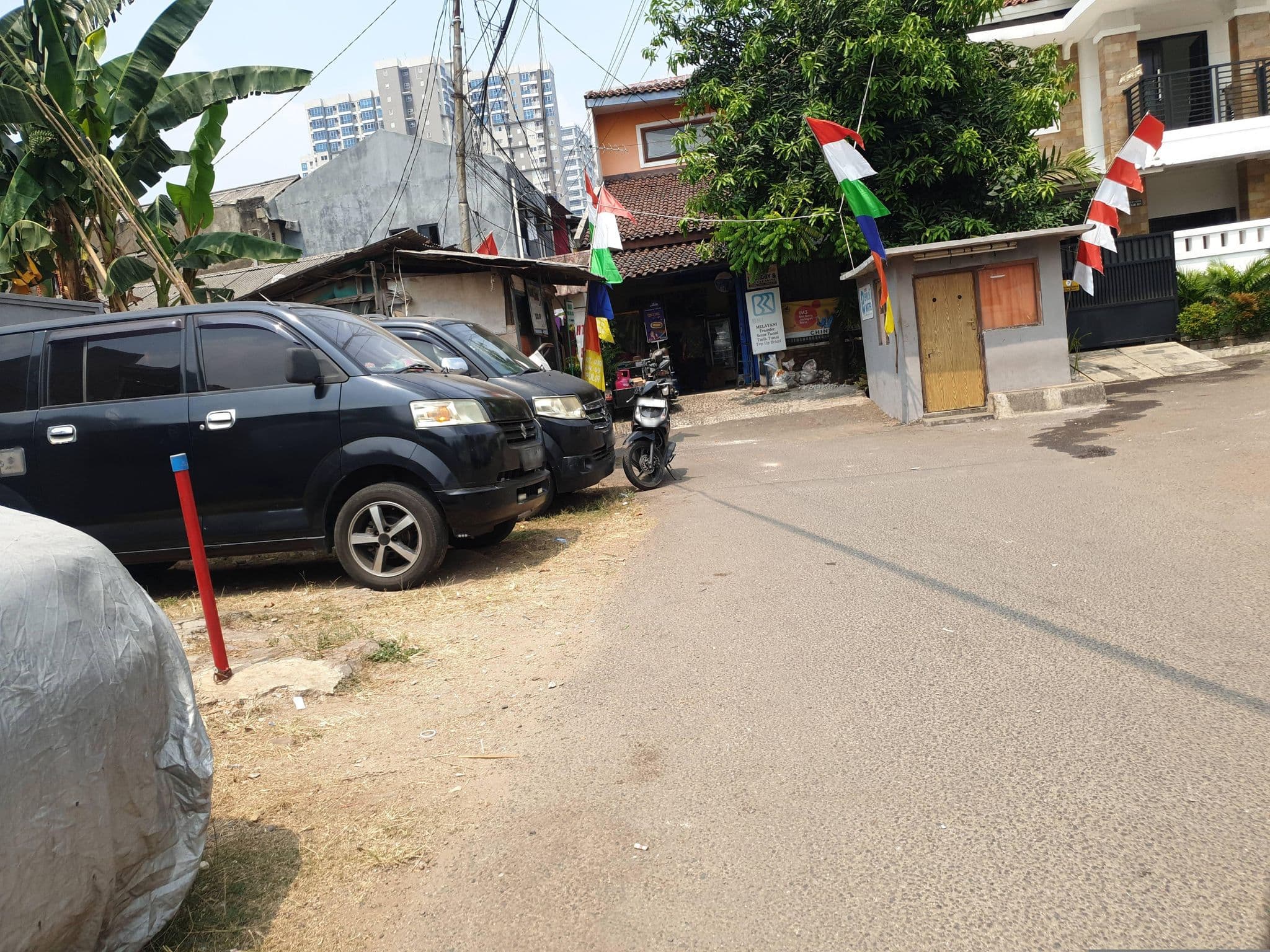 Street view near Hotel Ibis Malioboro, Ciputat — © Kaart_Local (CC BY-SA · Mapillary)