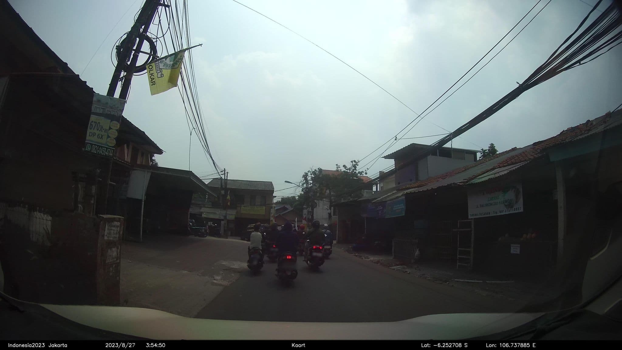 Street view near Hotel Akmani, South Tangerang — © kaart_2 (CC BY-SA · Mapillary)